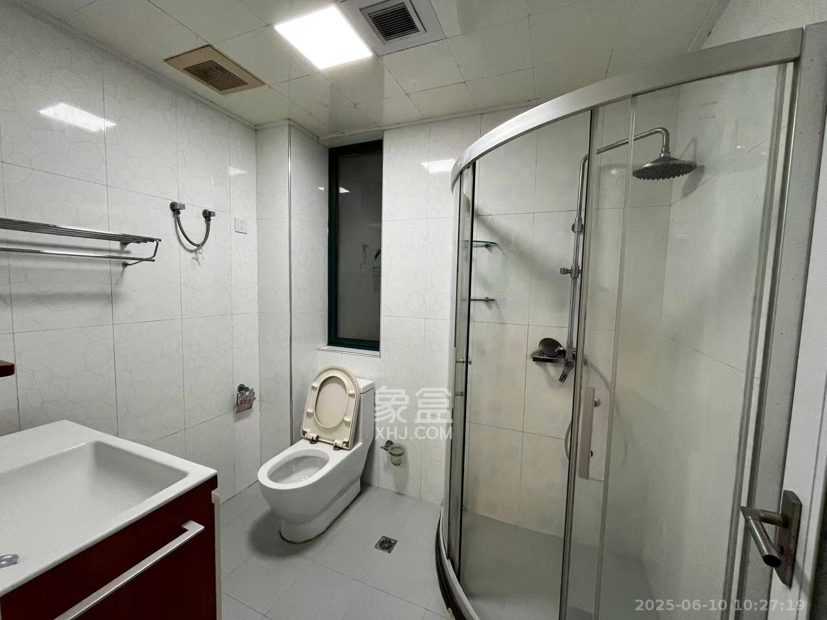 华盛世纪新城  4室2厅2卫   2600.00元/月室内图