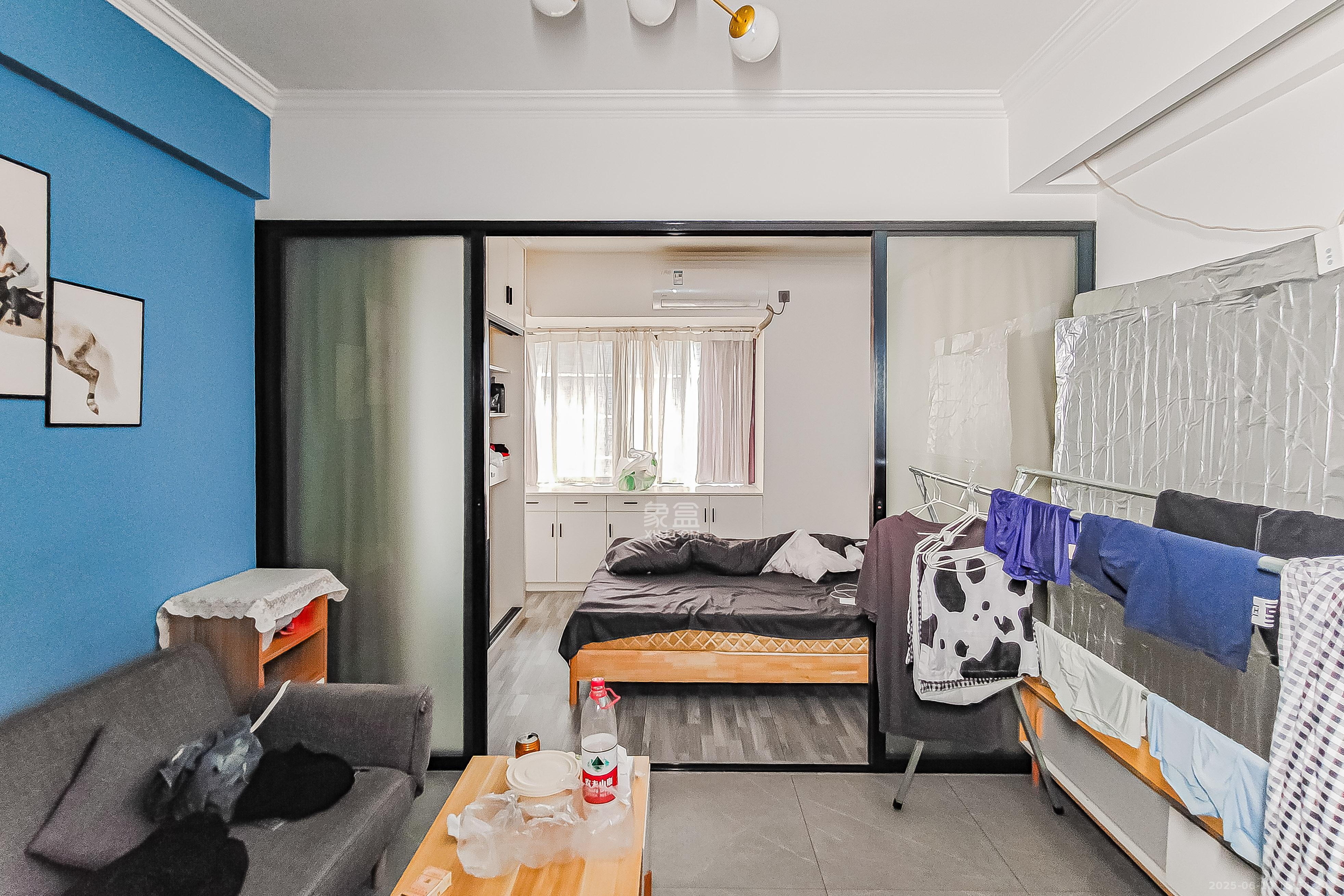 蓝湾国际广场 1室1厅1卫 26.0万 蓝湾国际广场 1室1厅1卫 26.0万客厅