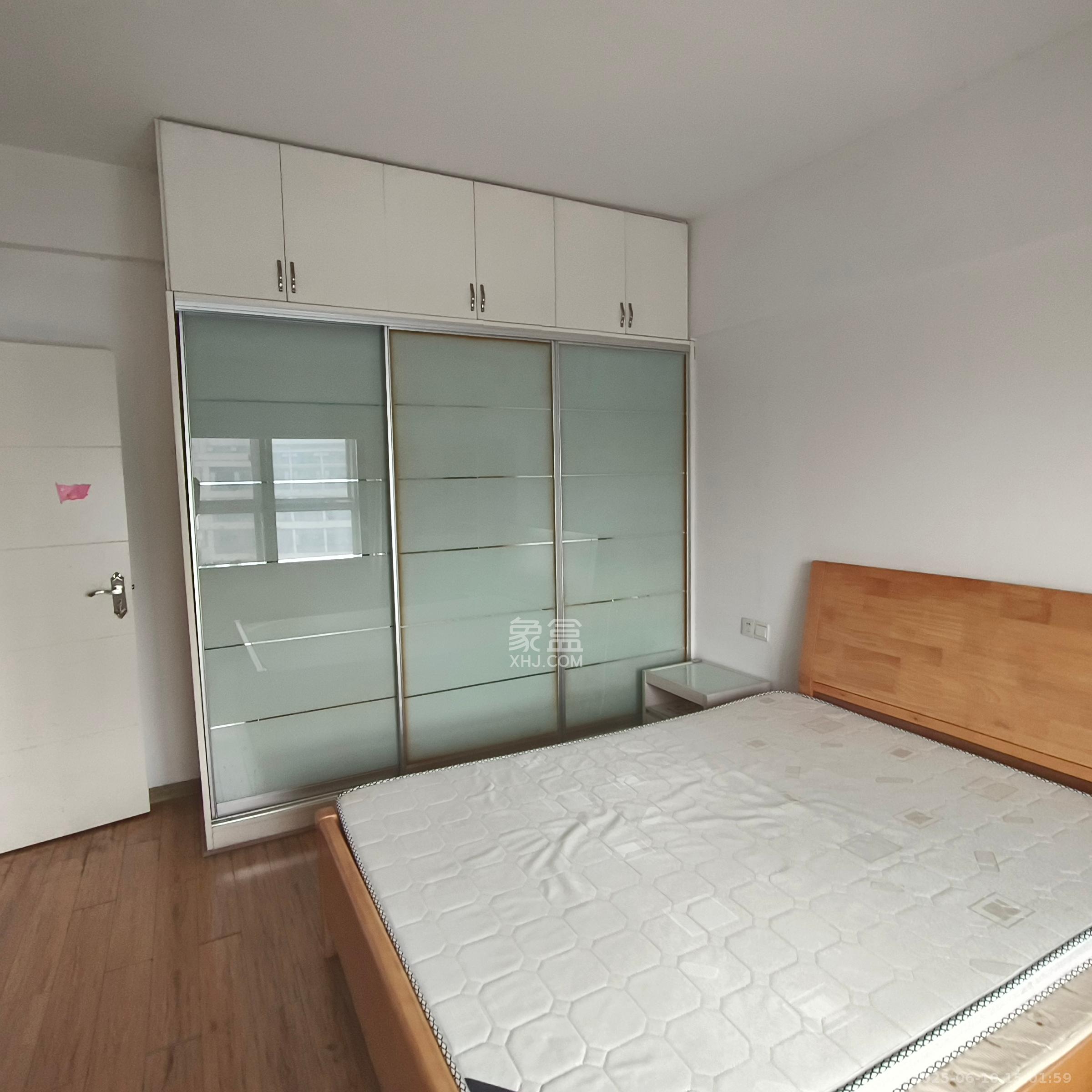 西罗亚大厦  2室1厅1卫   2800.00元/月室内图