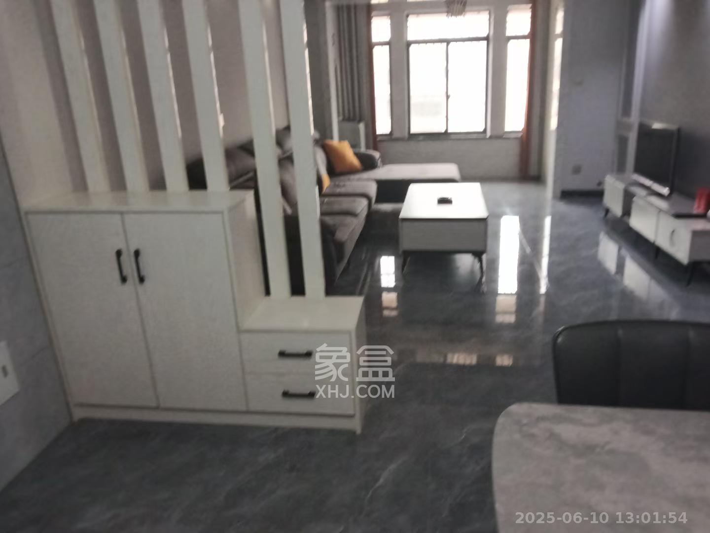 凯富南方鑫城 3室2厅1卫 2300.0元/月 凯富南方鑫城 3室2厅1卫 2300.0元/月室内图