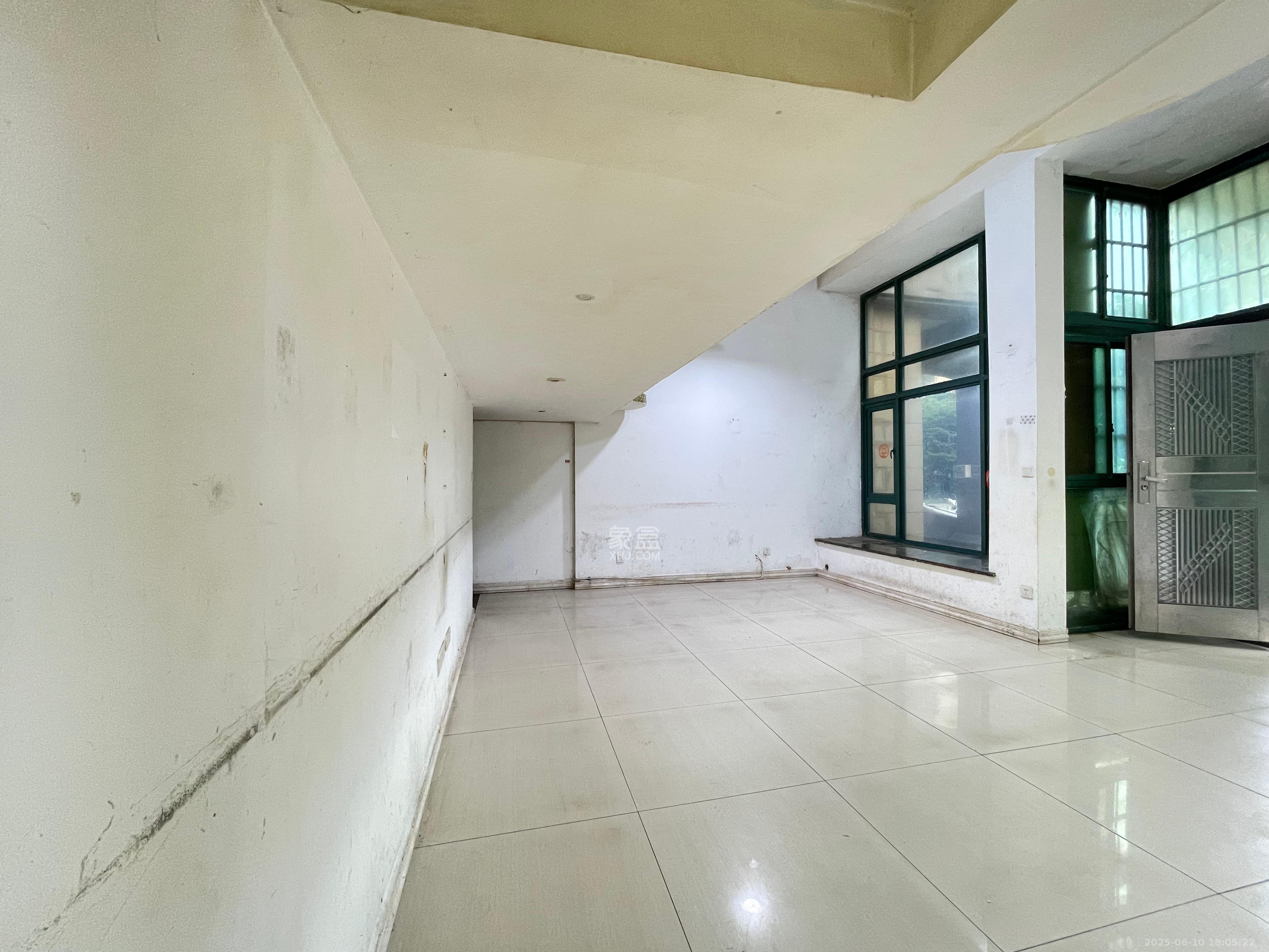 恒大名都 3室2厅2卫 2700.0元/月 恒大名都 3室2厅2卫 2700.0元/月室内图