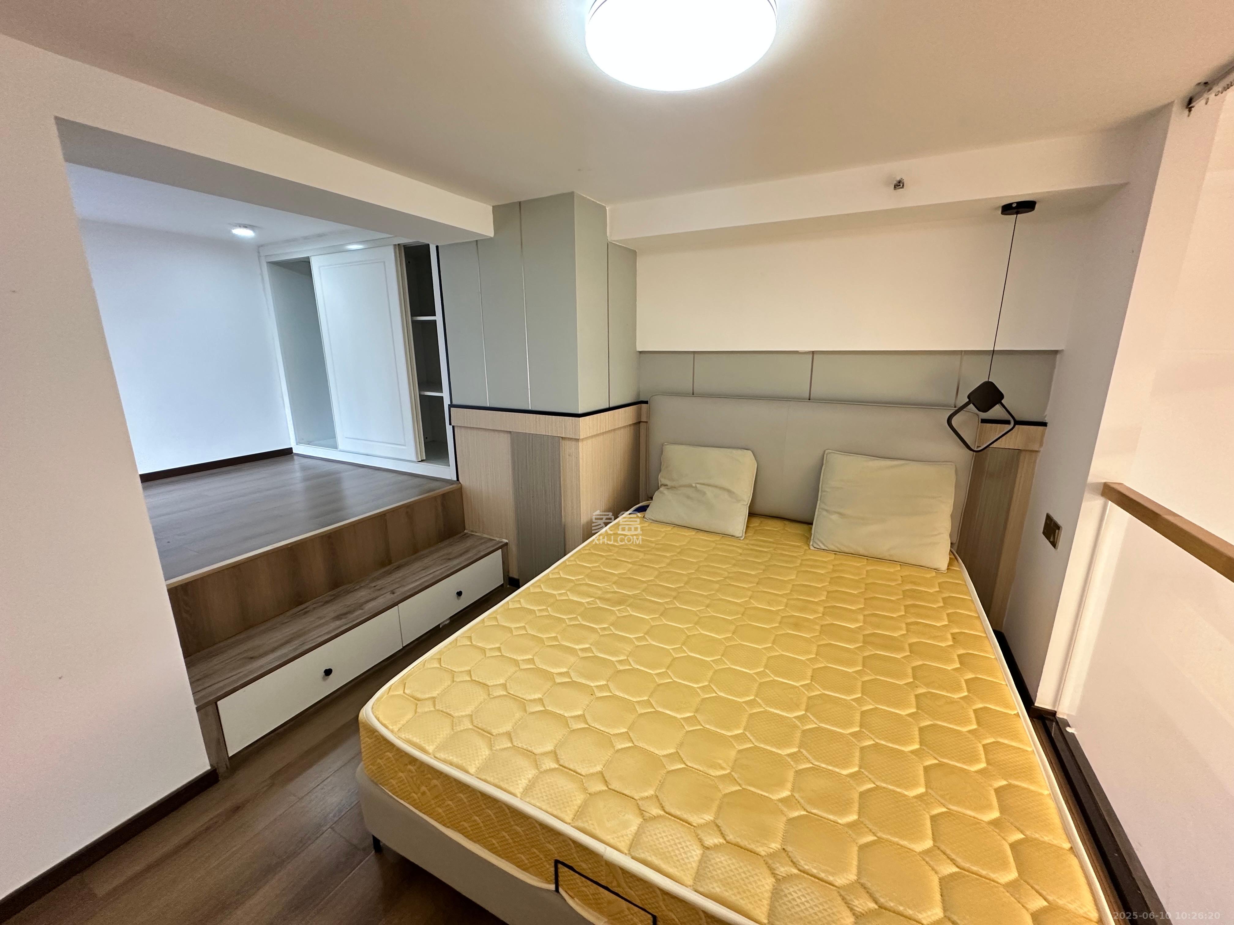 越秀悦湖台  2室1厅1卫    2400.0元/月室内图