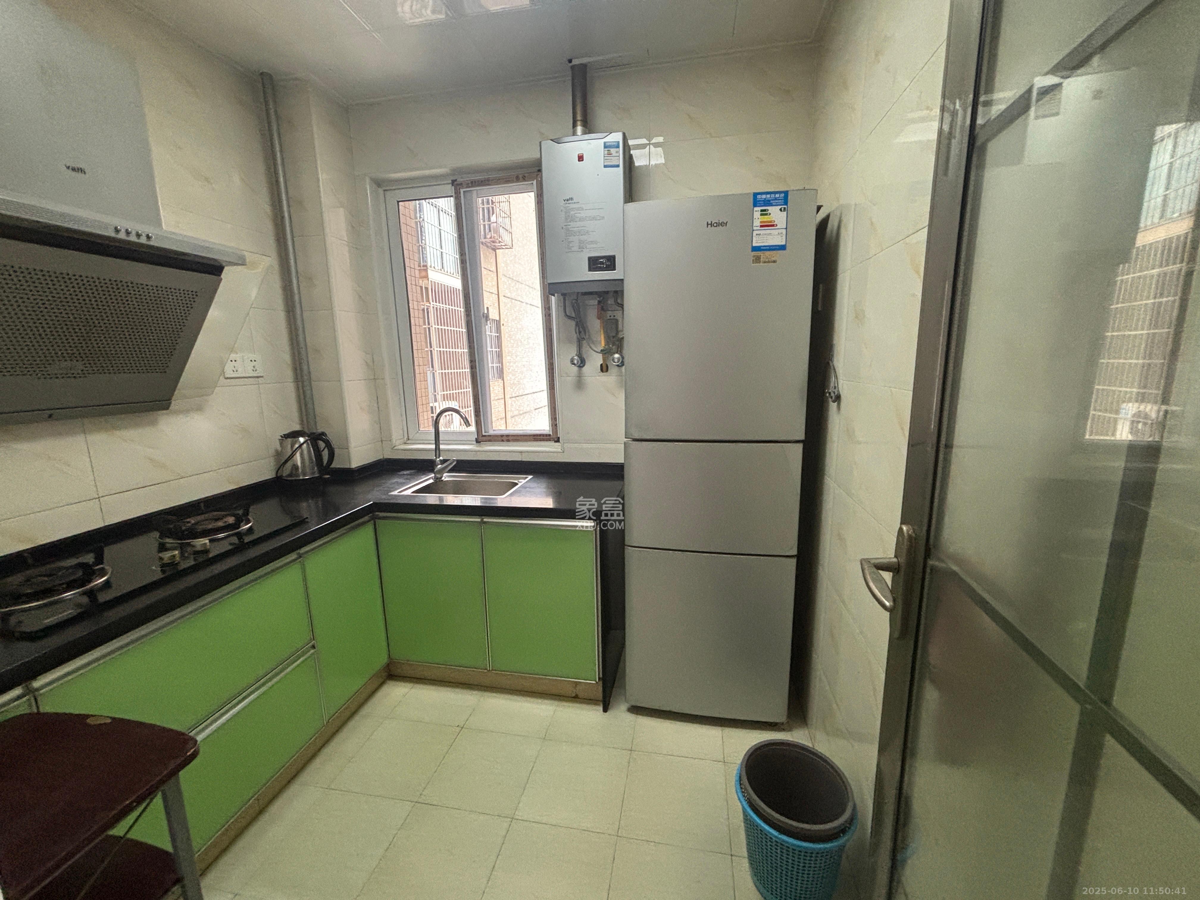 光明城市(星辰青年城) 3室2厅1卫 2300.0元/月 光明城市(星辰青年城) 3室2厅1卫 2300.0元/月室内图