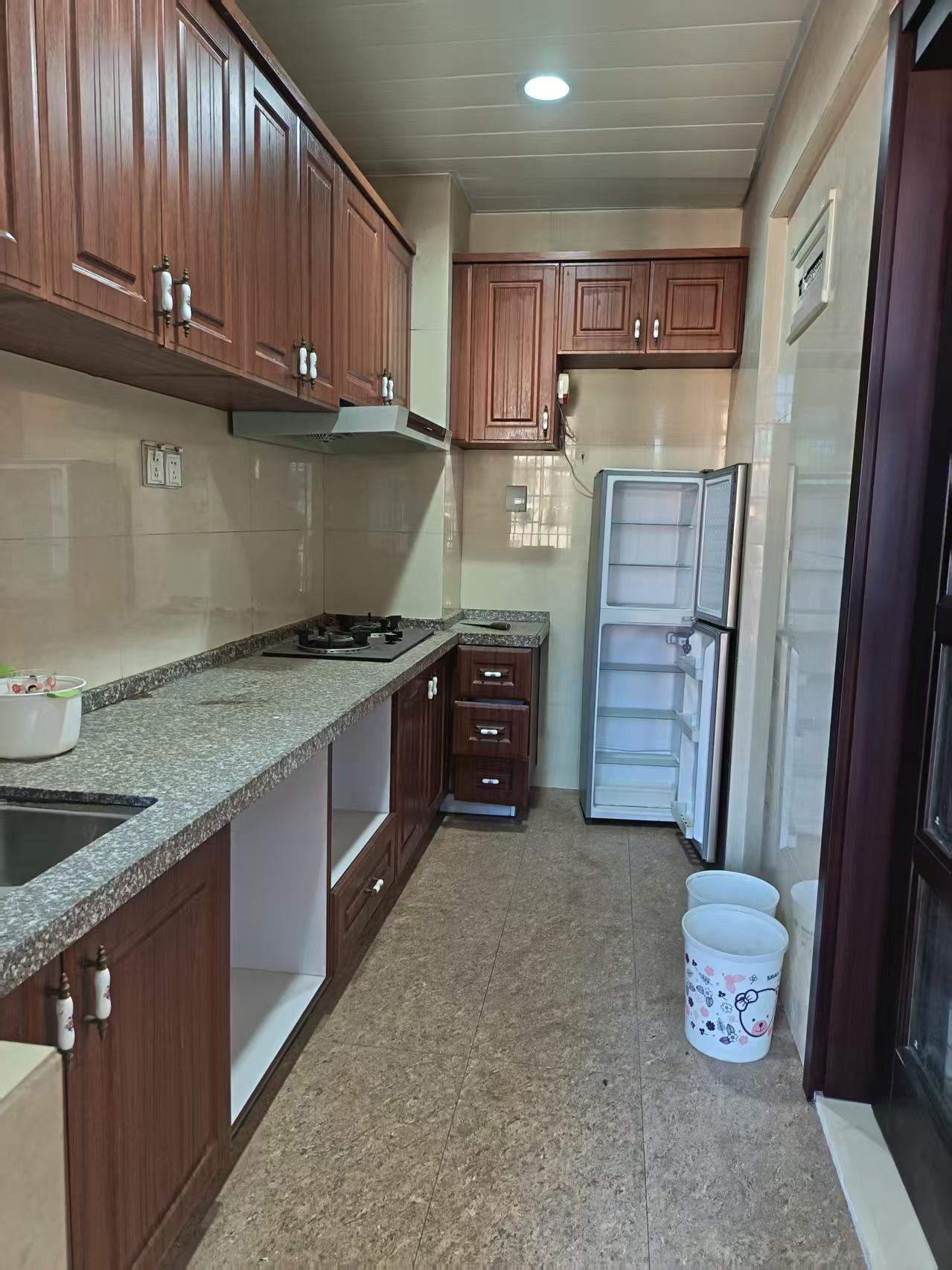 碧桂园 4室2厅2卫 2000.0元/月 碧桂园 4室2厅2卫 2000.0元/月室内图