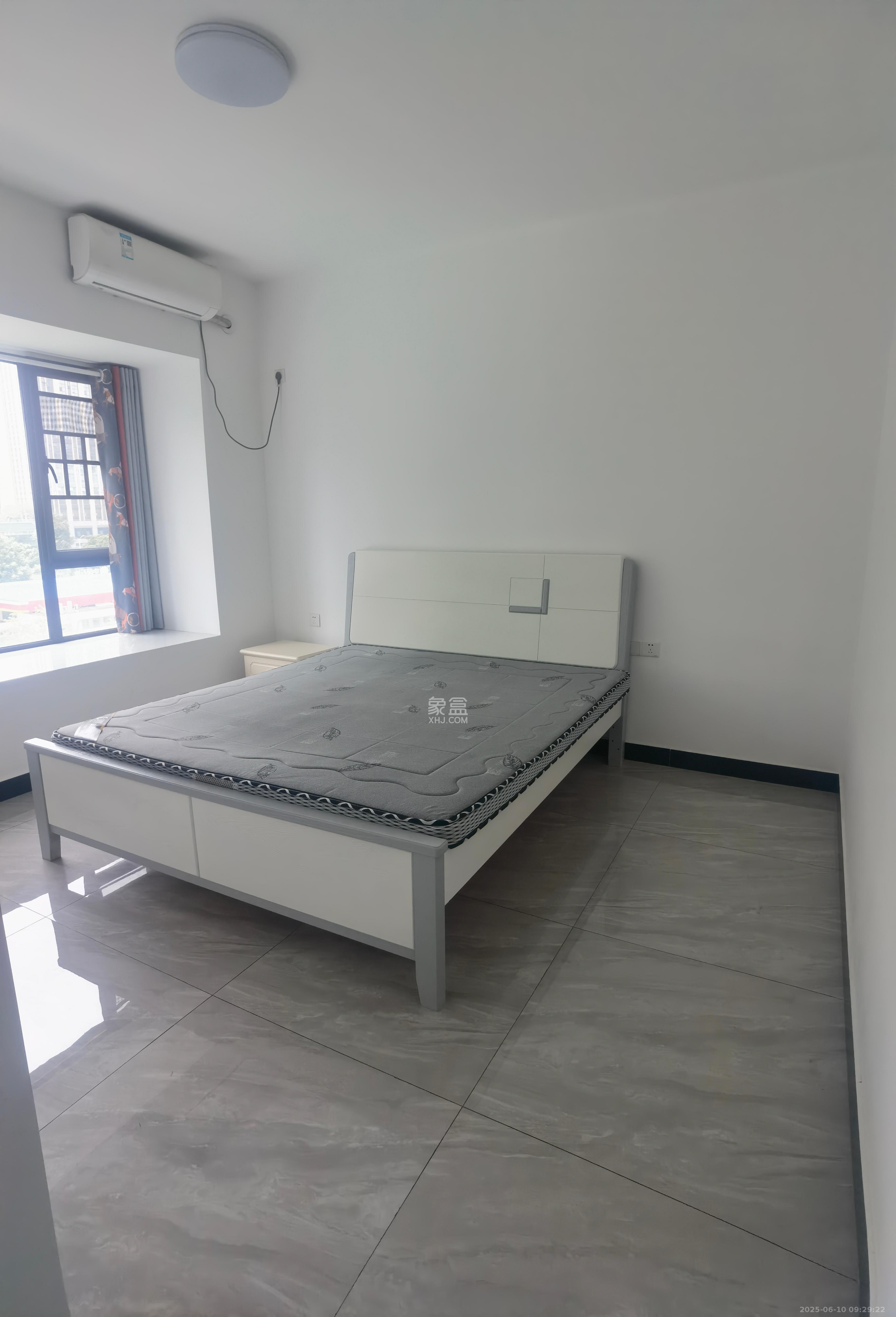 南山十里天池 3室2厅2卫 2600.0元/月 南山十里天池 3室2厅2卫 2600.0元/月室内图