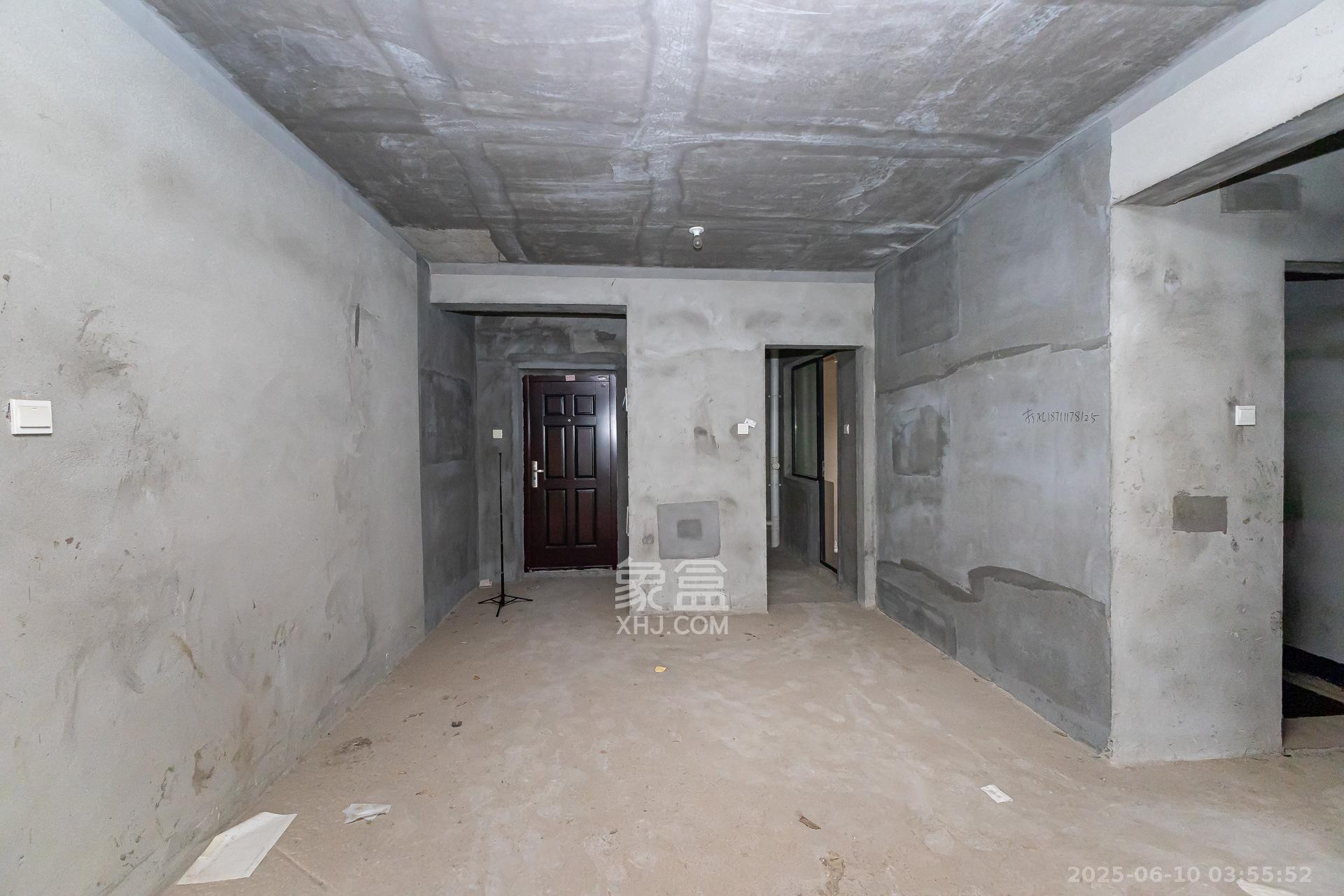 勤诚达境界城  3室2厅2卫    82.8万客厅