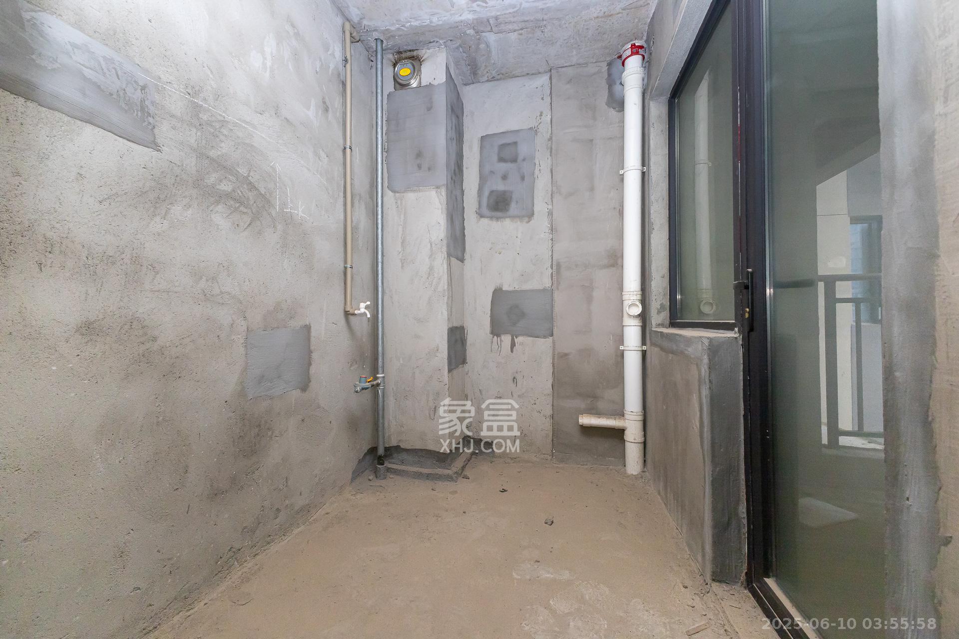 勤诚达境界城  3室2厅2卫    82.8万厨房