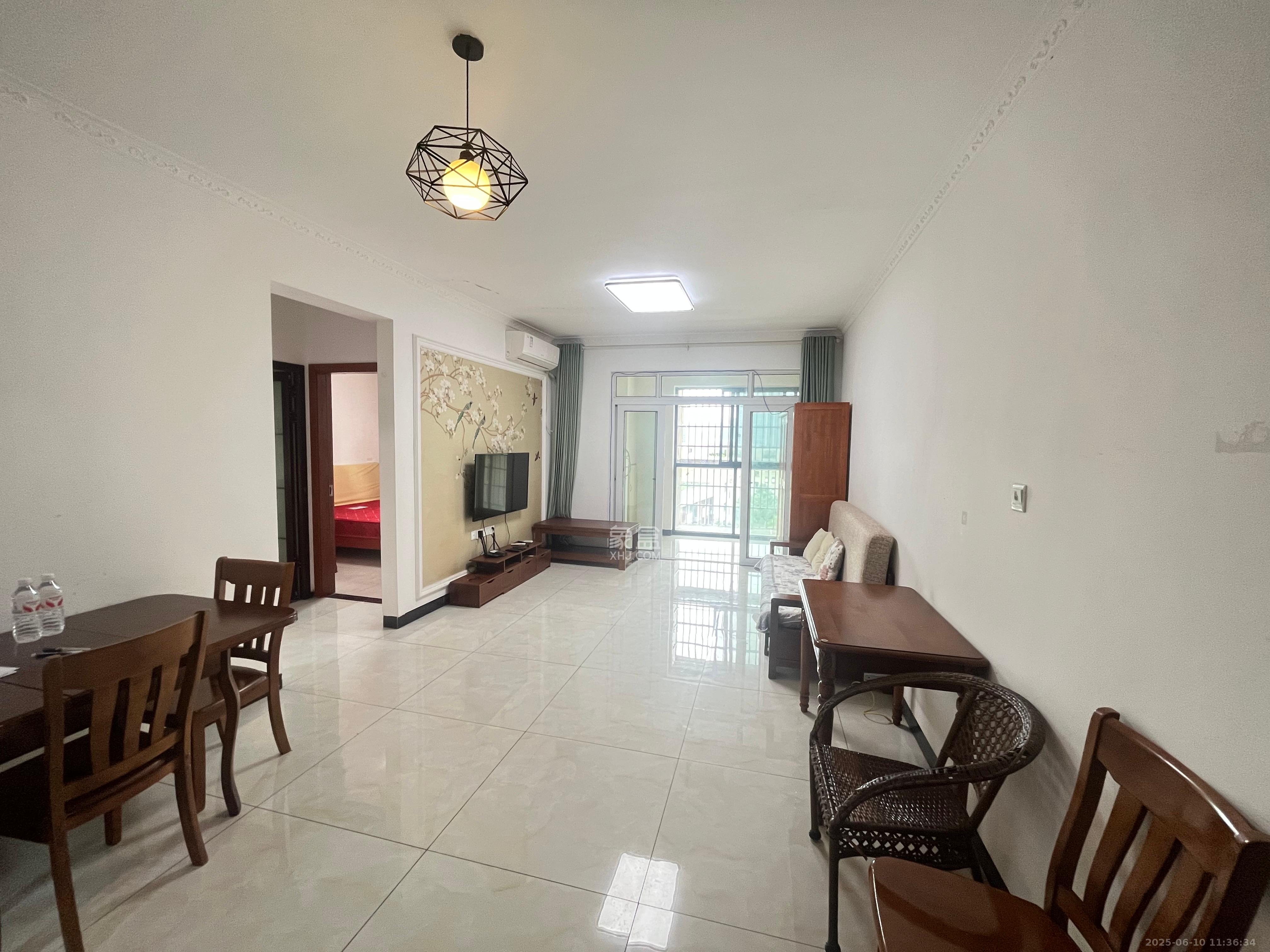 嘉顺苑 1室2厅1卫 2200.0元/月 嘉顺苑 1室2厅1卫 2200.0元/月室内图