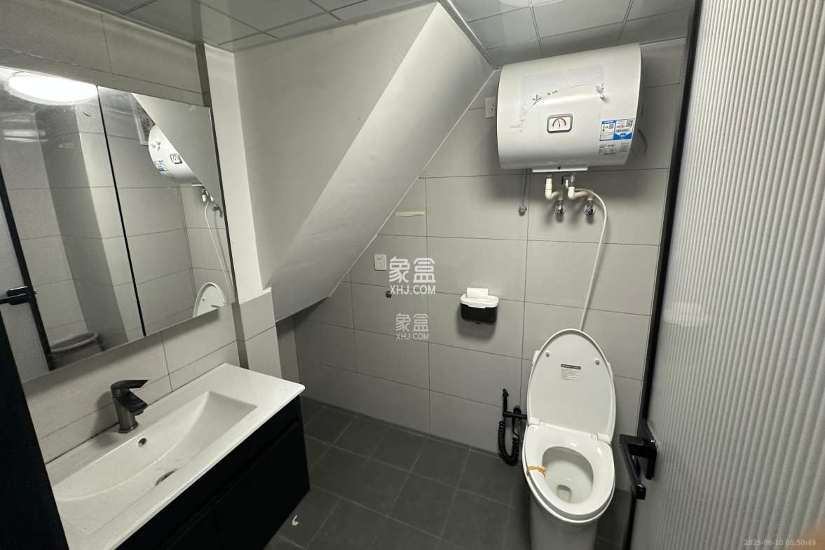 梅溪湖金茂湾  1室0厅0卫    2600.0元/月 梅溪湖金茂湾  1室0厅0卫    2600.0元/月室内图