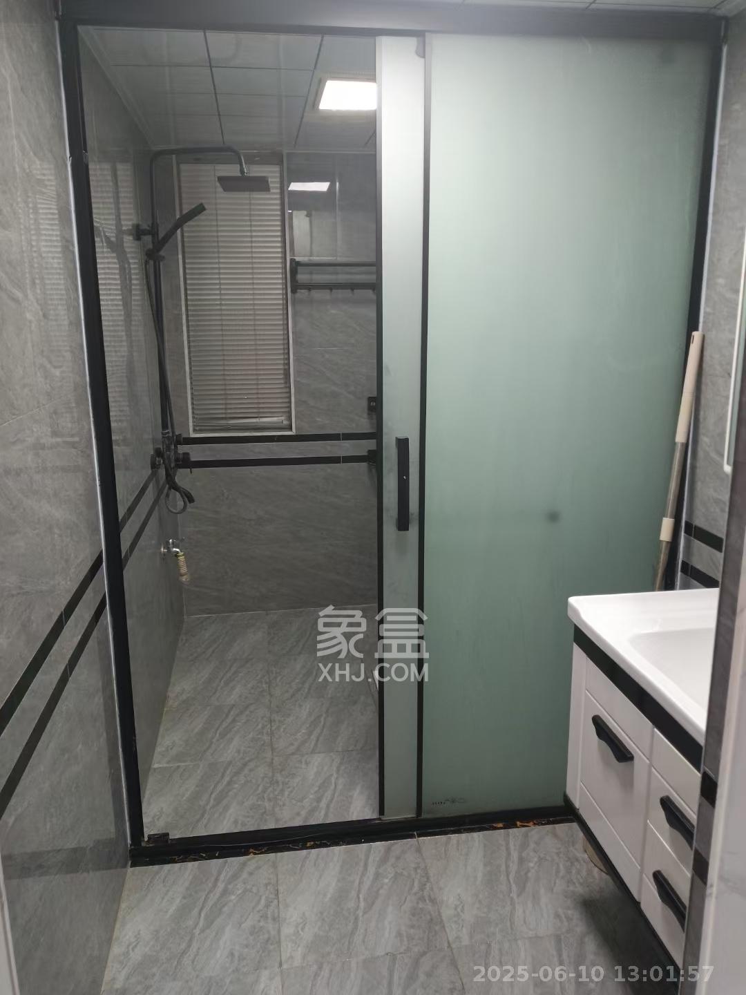 凯富南方鑫城  3室2厅1卫    2300.0元/月室内图