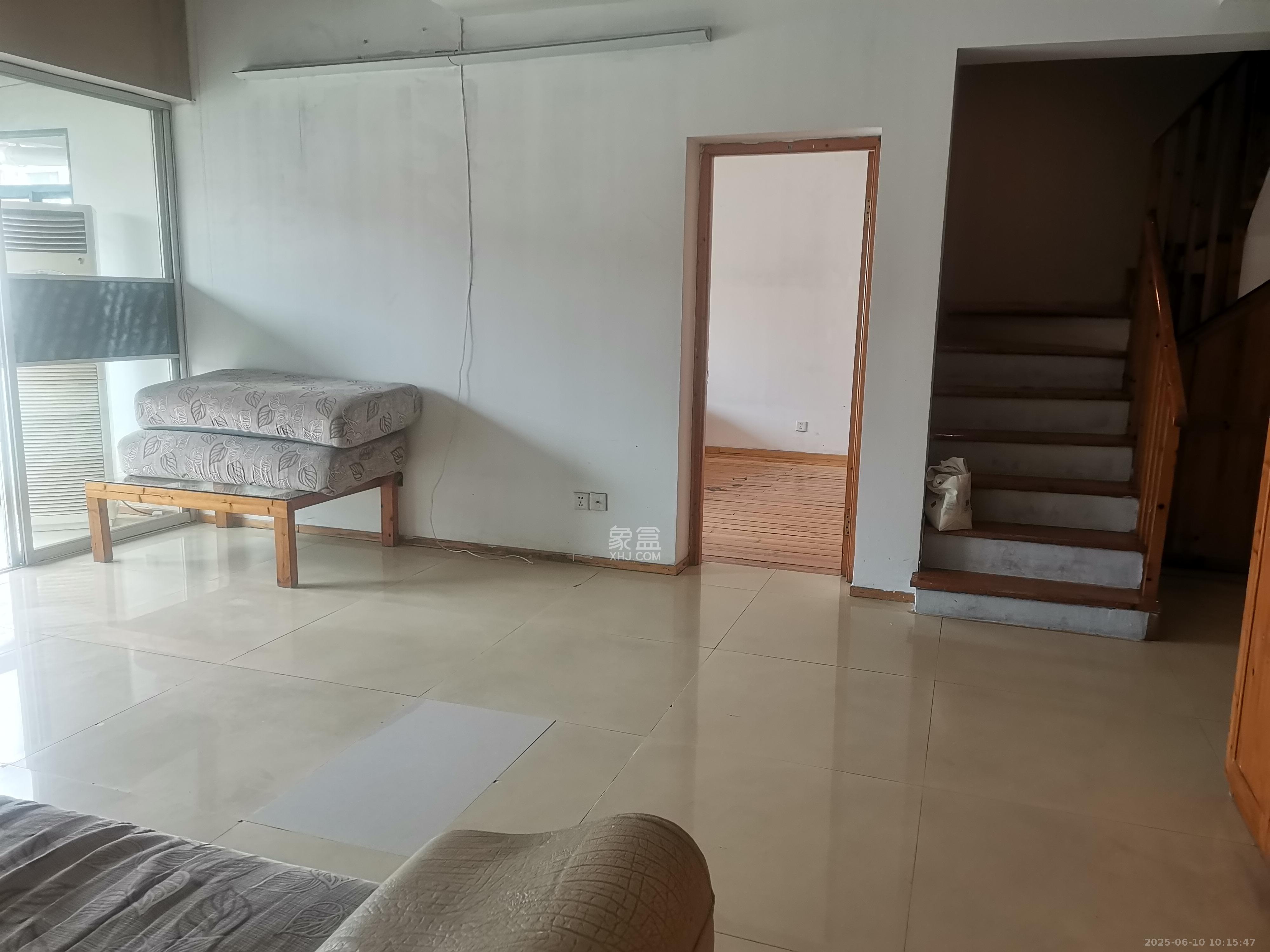 东方新城 5室2厅4卫 3200.0元/月 东方新城 5室2厅4卫 3200.0元/月室内图