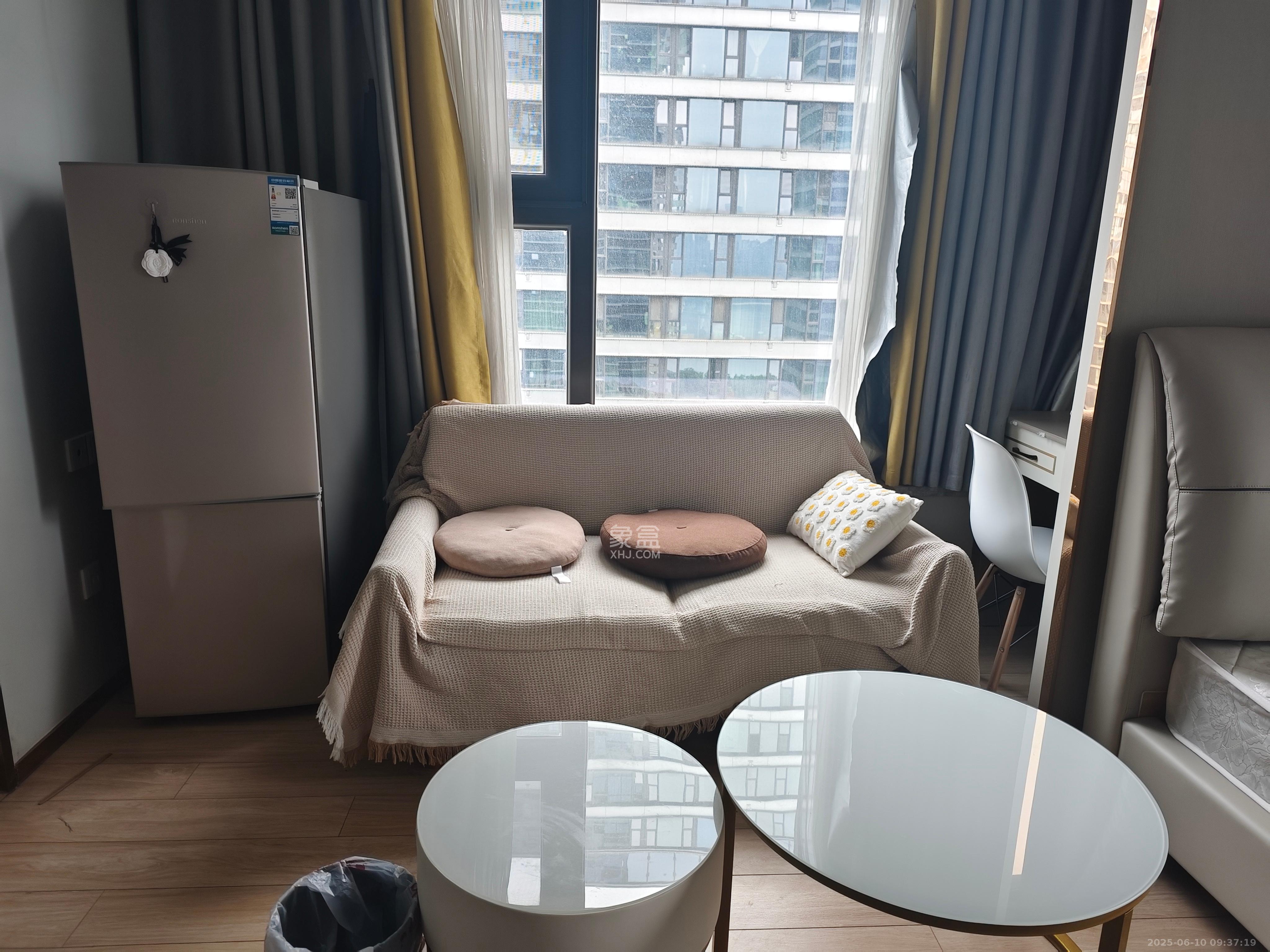 远洋外滩壹号 1室1厅1卫 2400.0元/月 远洋外滩壹号 1室1厅1卫 2400.0元/月室内图