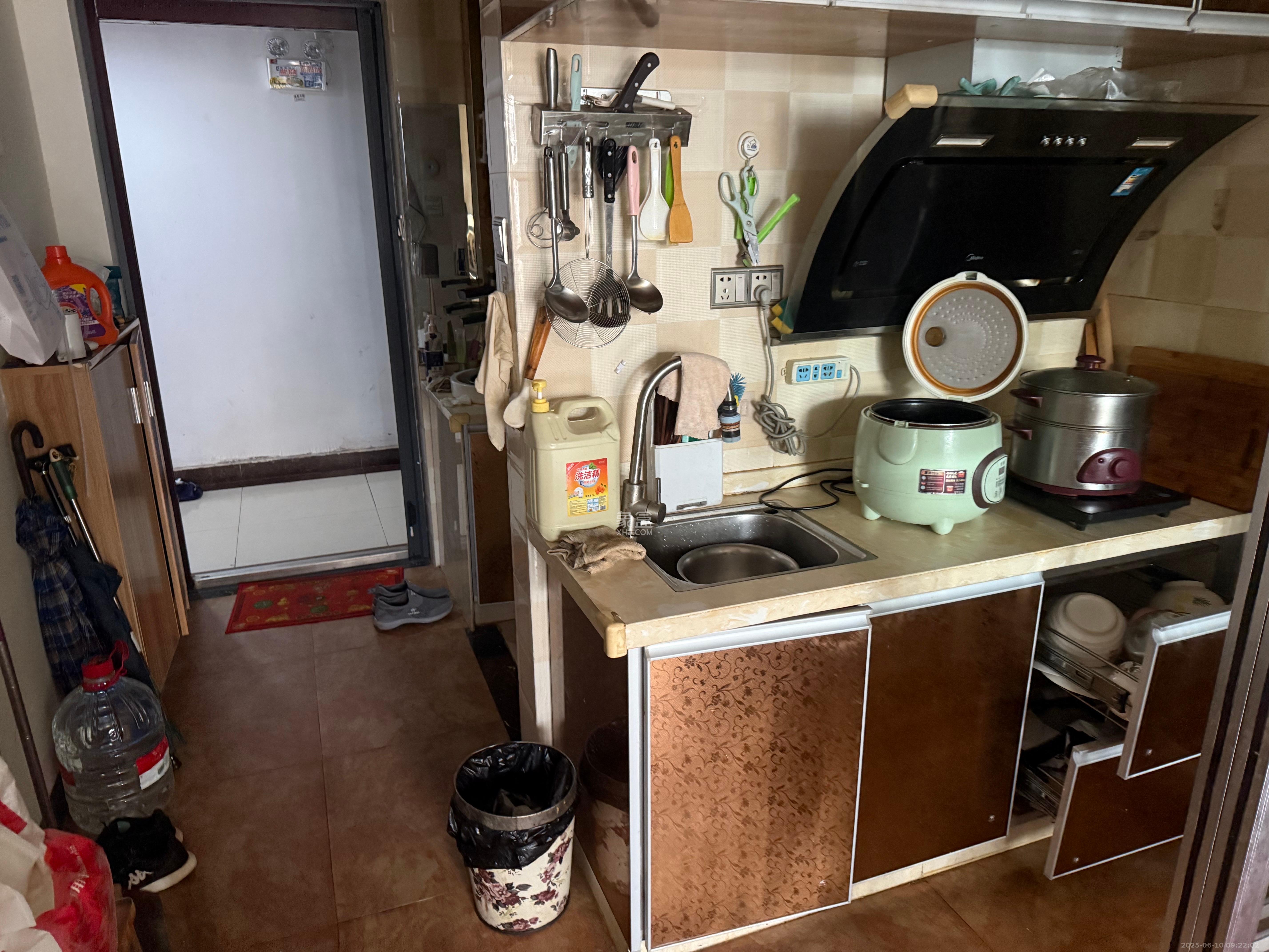 鑫远熙山  1室1厅1卫   1600.00元/月室内图