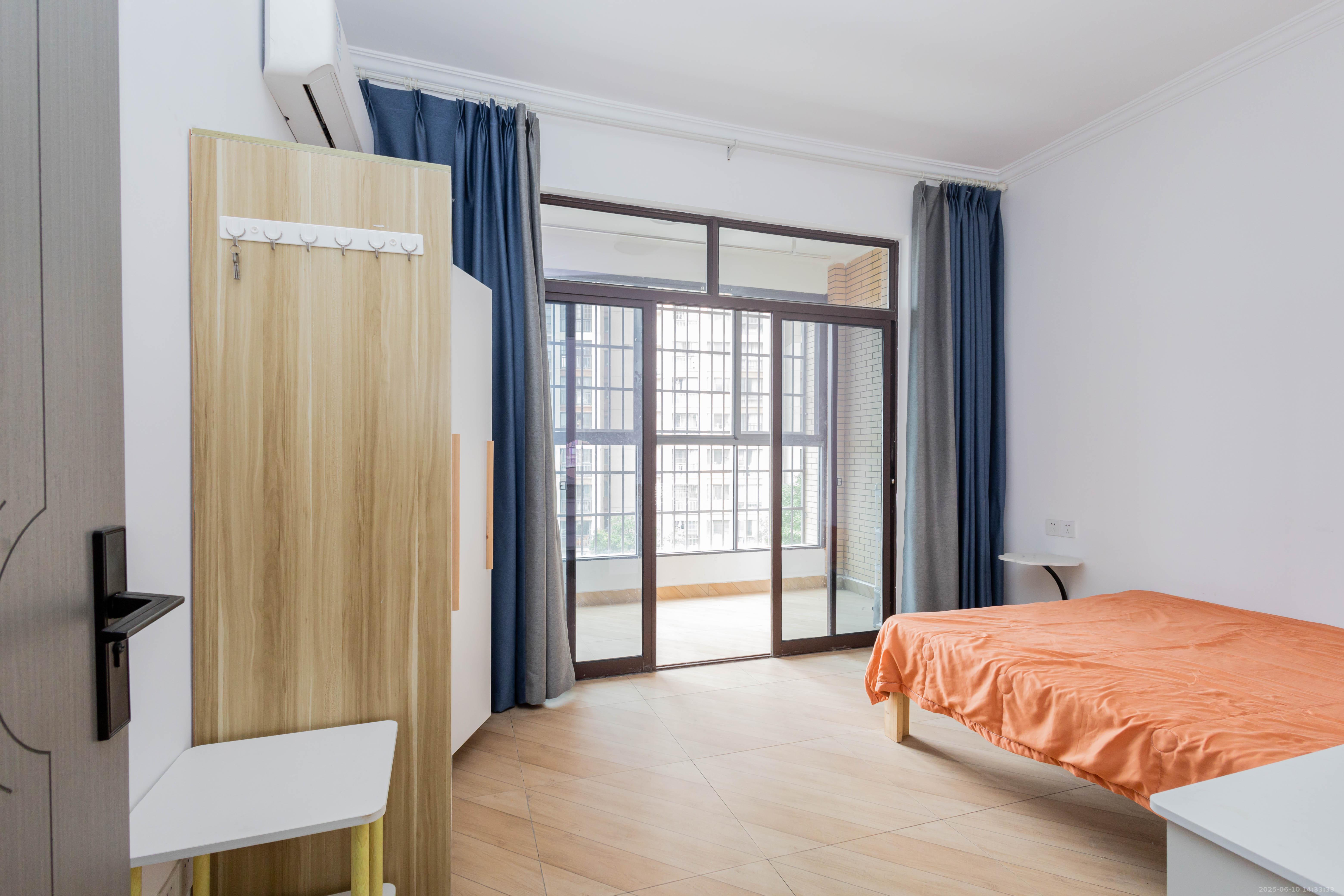 三景华御  3室2厅1卫    59.8万 三景华御  3室2厅1卫    59.8万卧室