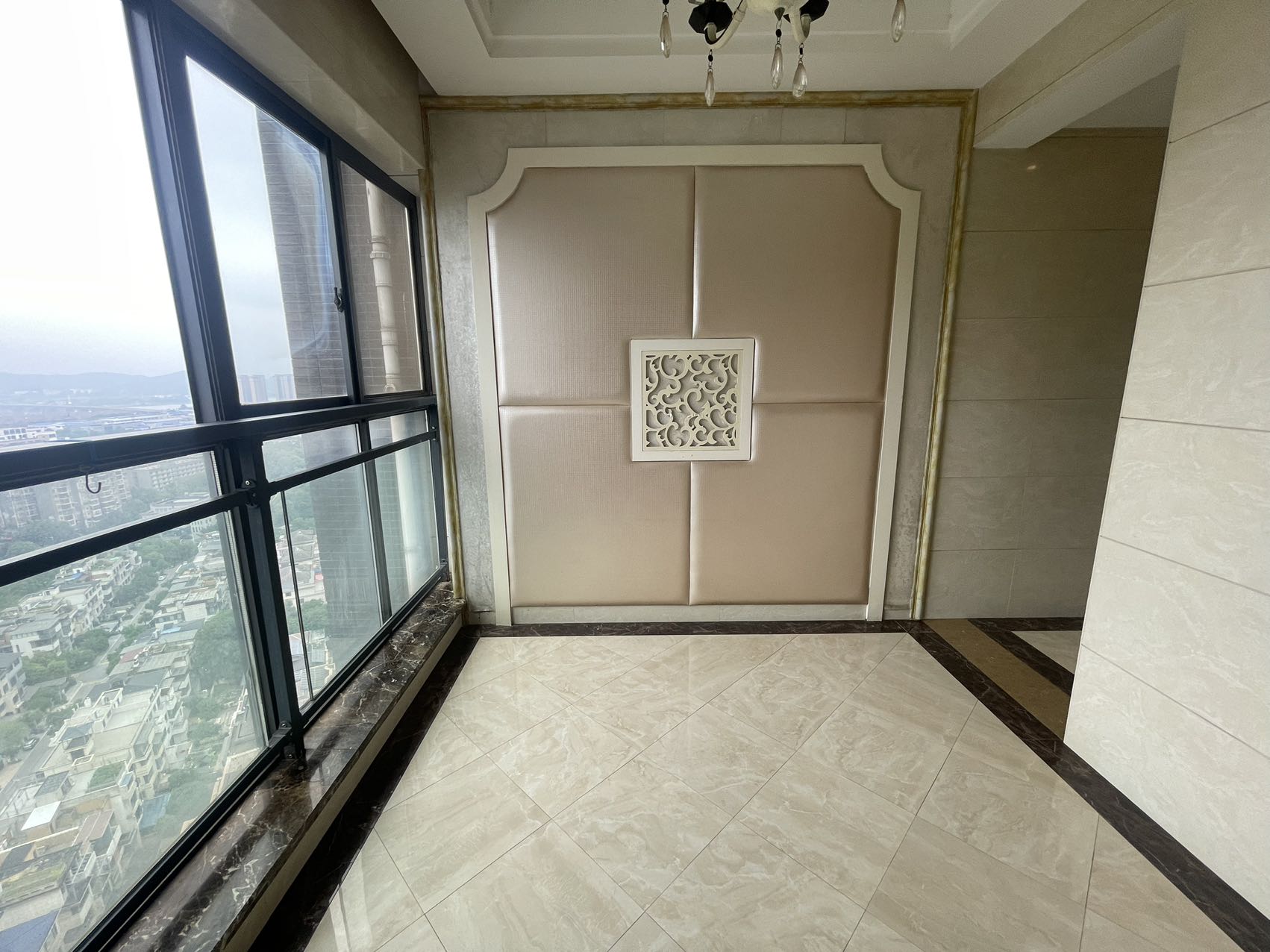 美的城一期 4室2厅2卫 70.0万 美的城一期 4室2厅2卫 70.0万室内图