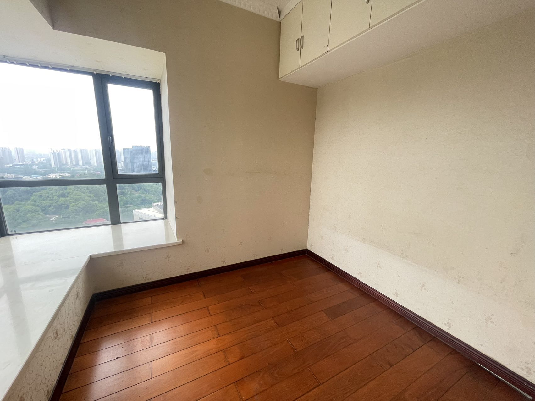 美的城一期 4室2厅2卫 70.0万 美的城一期 4室2厅2卫 70.0万室内图