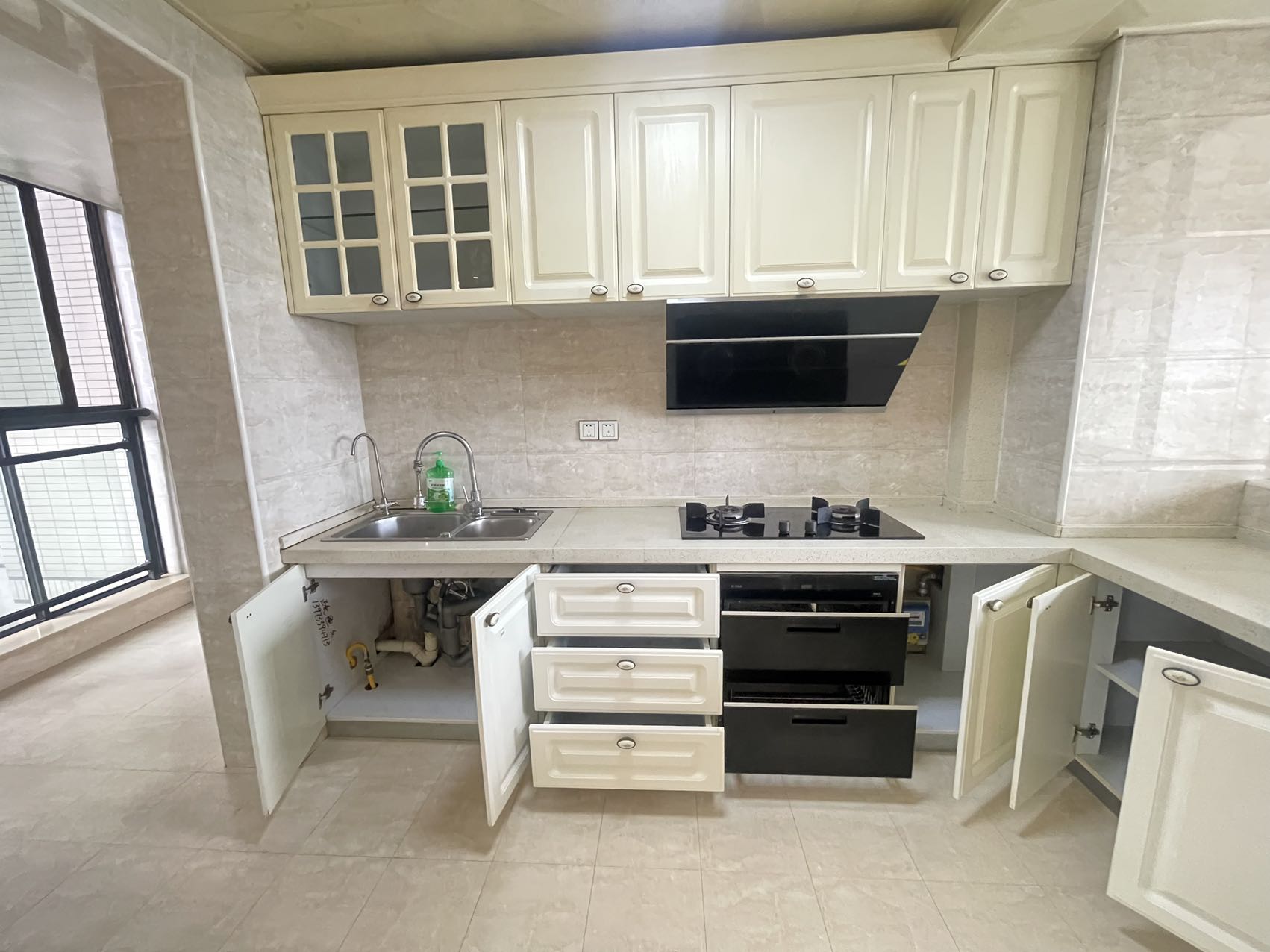 美的城一期 4室2厅2卫 70.0万 美的城一期 4室2厅2卫 70.0万室内图