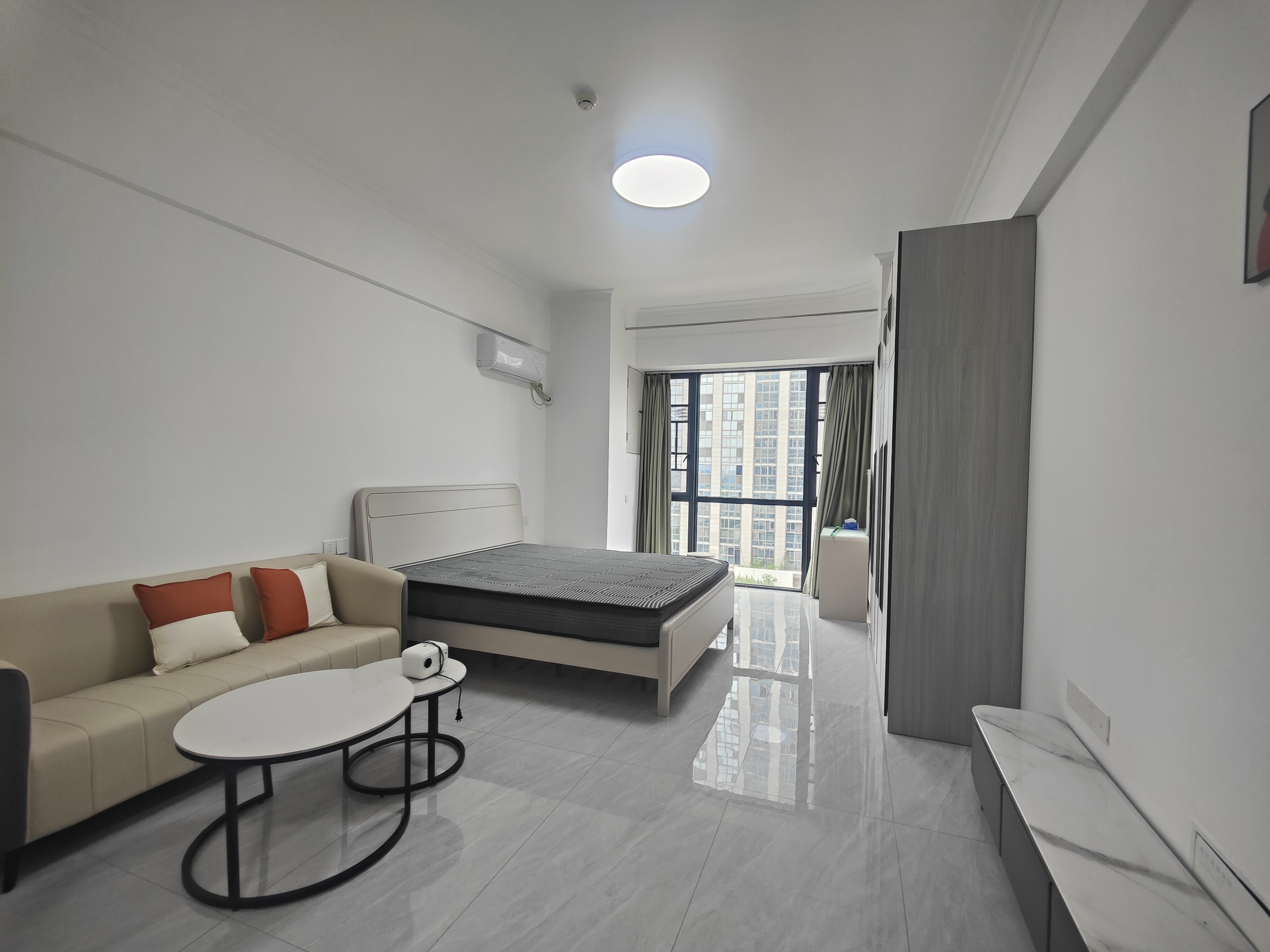 朗廷览江  1室1厅1卫    33.8万 朗廷览江  1室1厅1卫    33.8万