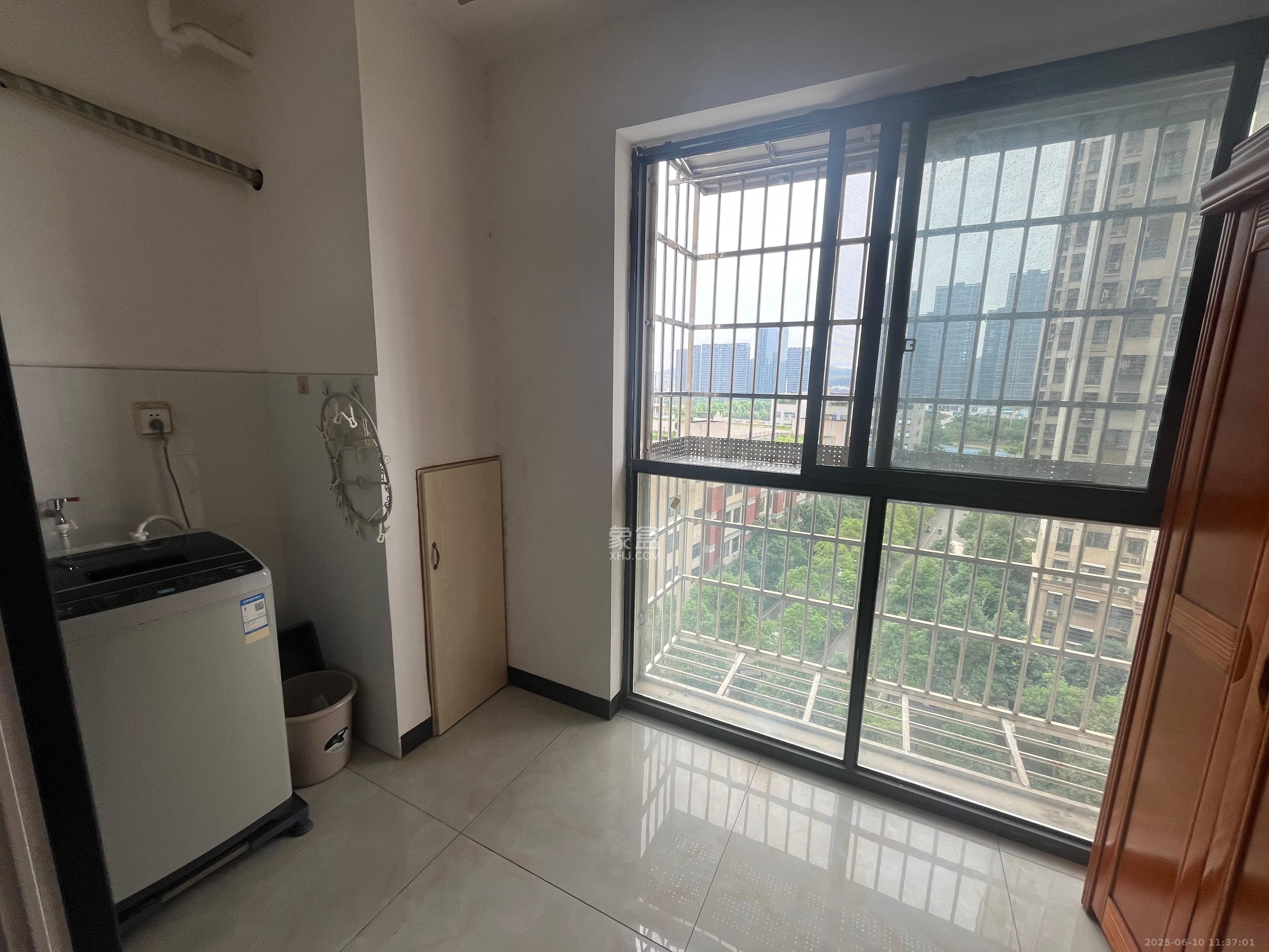 嘉顺苑 1室2厅1卫 2200.0元/月 嘉顺苑 1室2厅1卫 2200.0元/月室内图