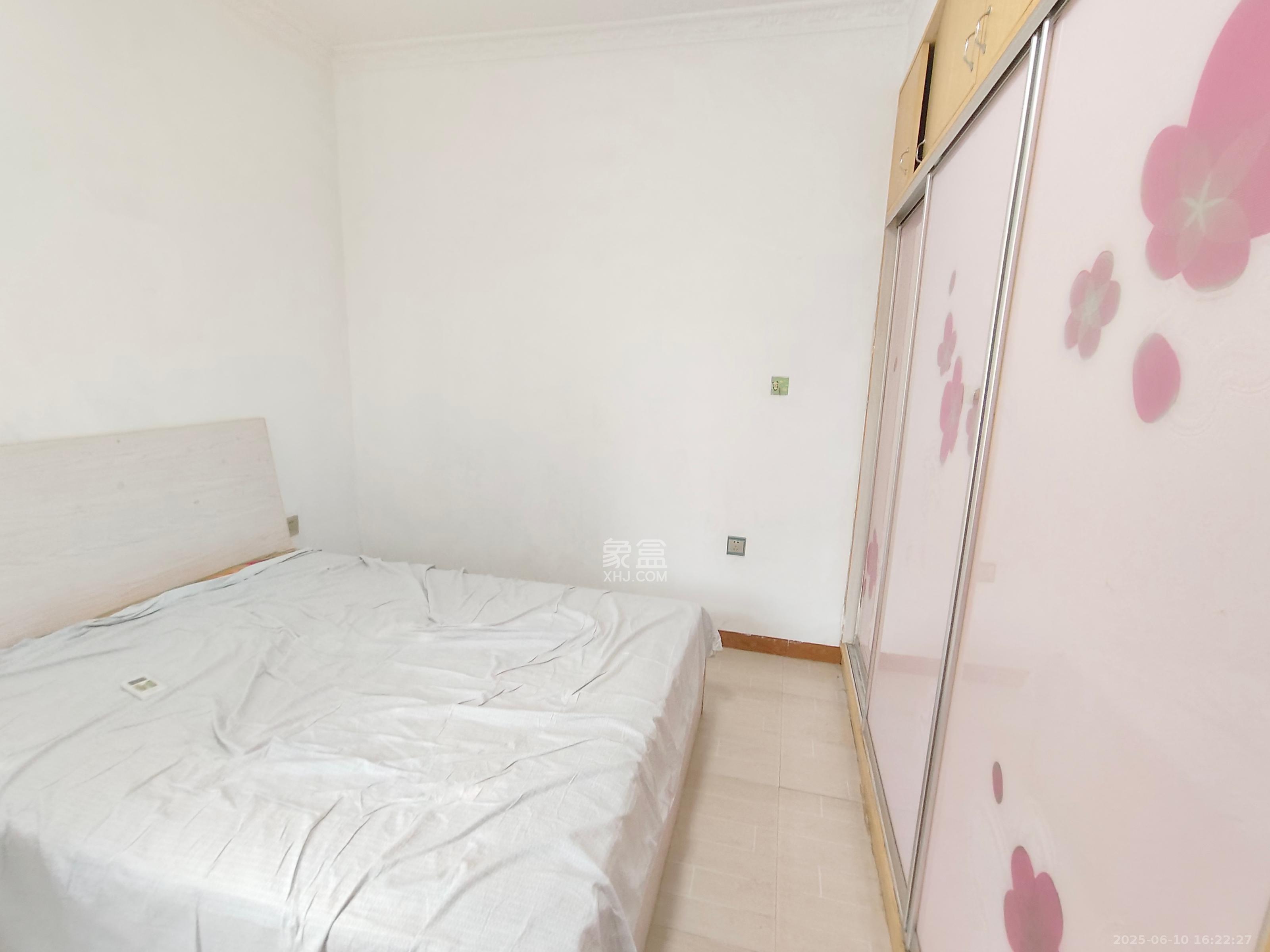 洋湖景园  2室1厅1卫   2200.00元/月室内图