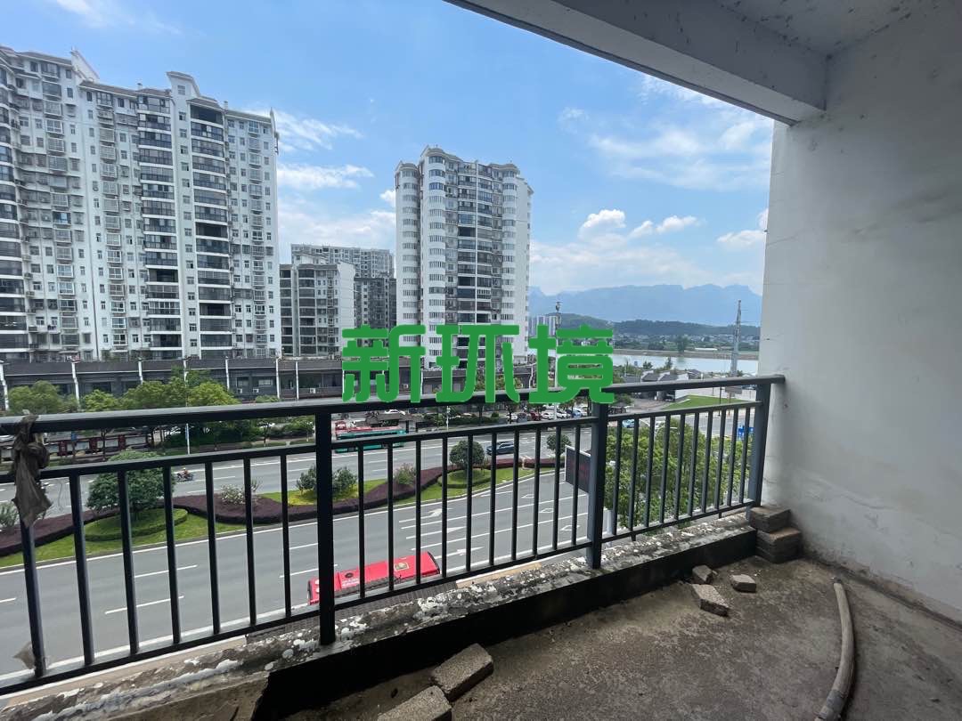 明鑫澧水湾  6室2厅2卫   70.00万
