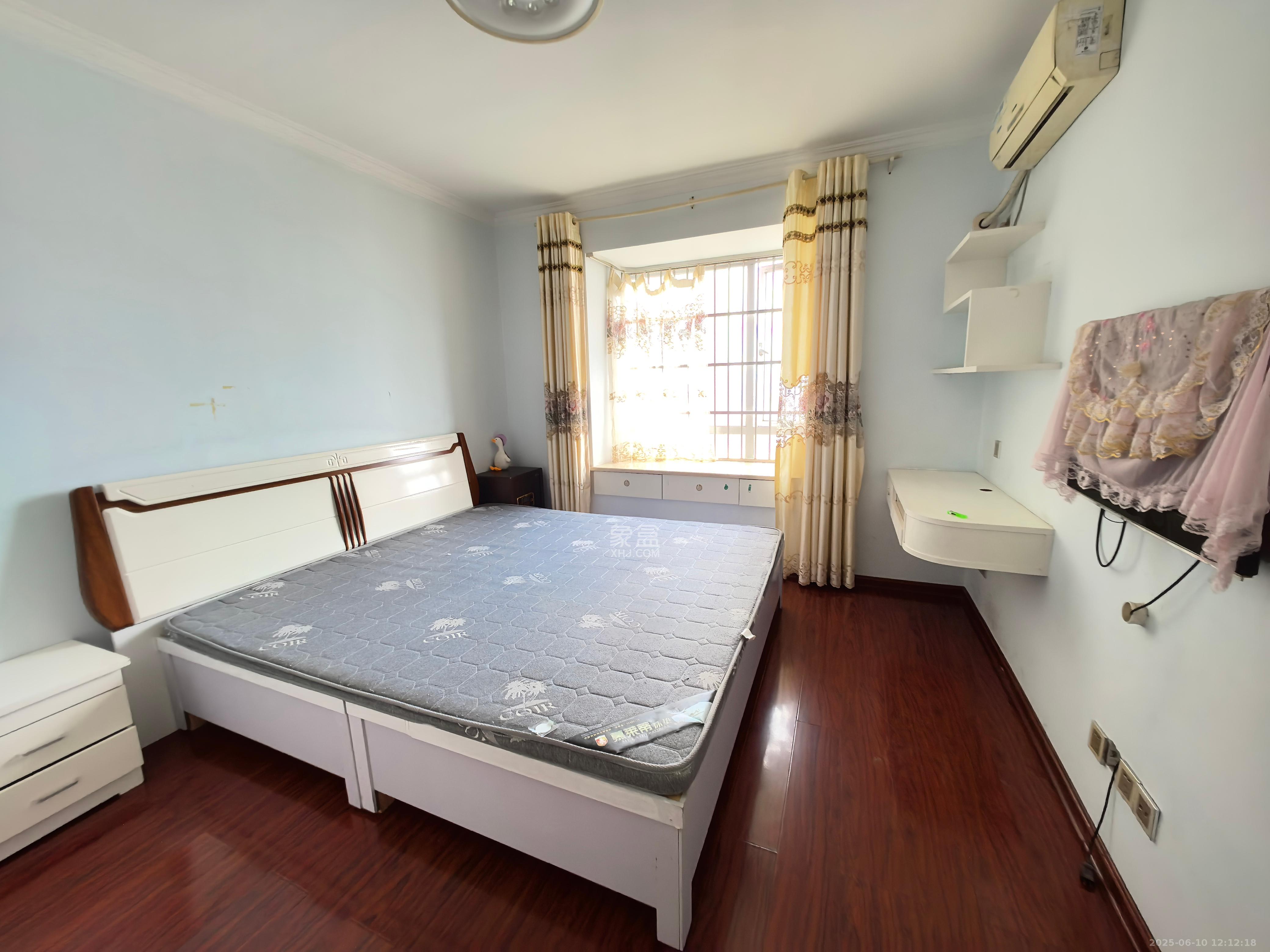 恒广国际景园一二区 3室2厅2卫 2300.0元/月 恒广国际景园一二区 3室2厅2卫 2300.0元/月室内图