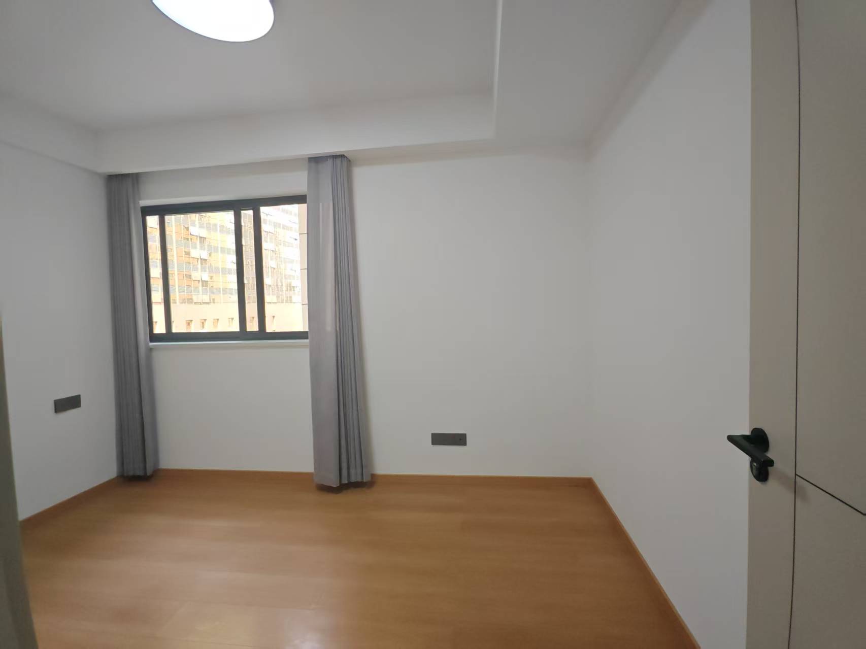 天门中央广场 4室2厅2卫 3300.0元/月 天门中央广场 4室2厅2卫 3300.0元/月室内图