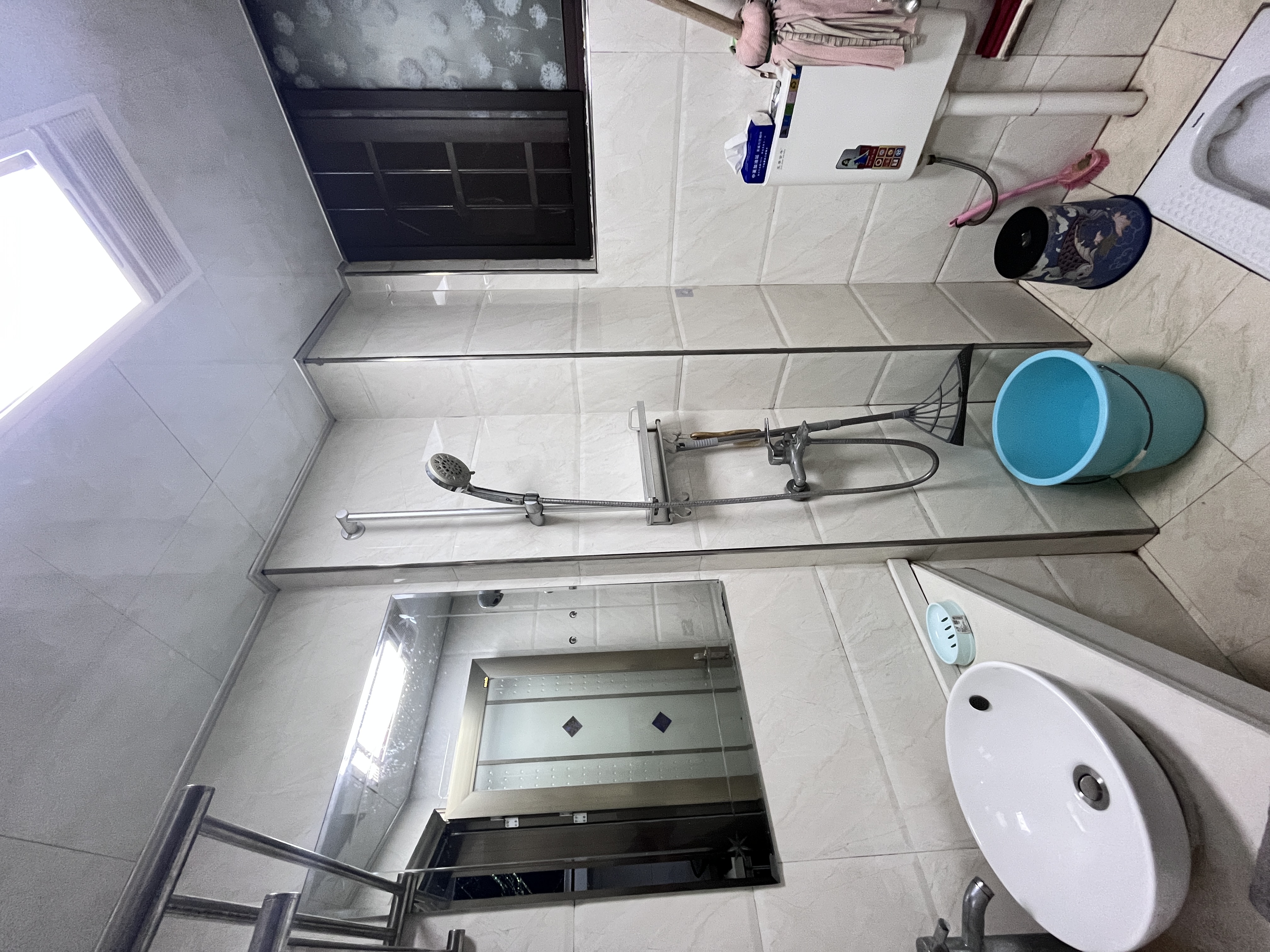明兴翰苑一期  1室1厅1卫   1300.00元/月室内图