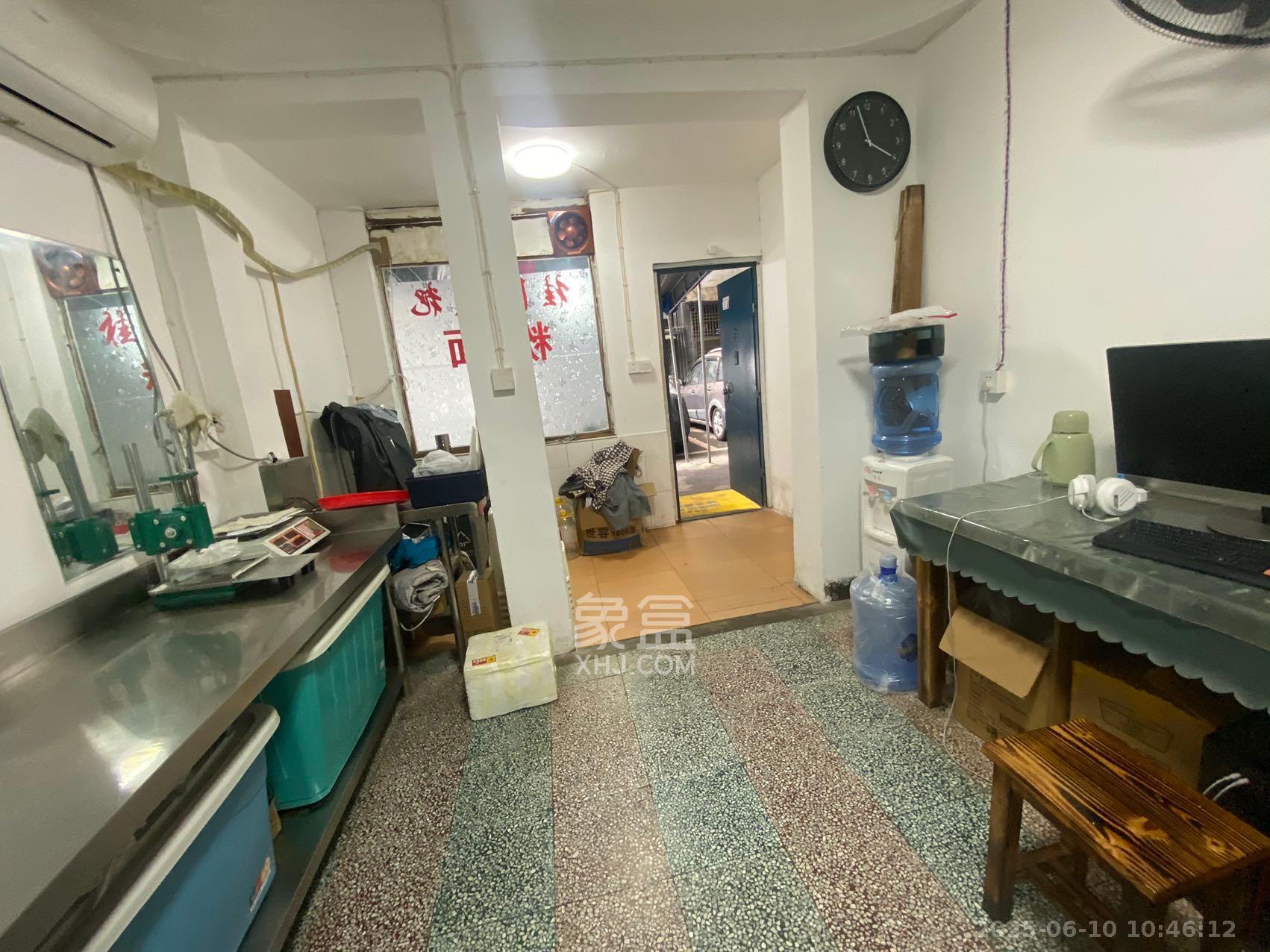 桂花二村 1室1厅1卫 1200.0元/月 桂花二村 1室1厅1卫 1200.0元/月室内图