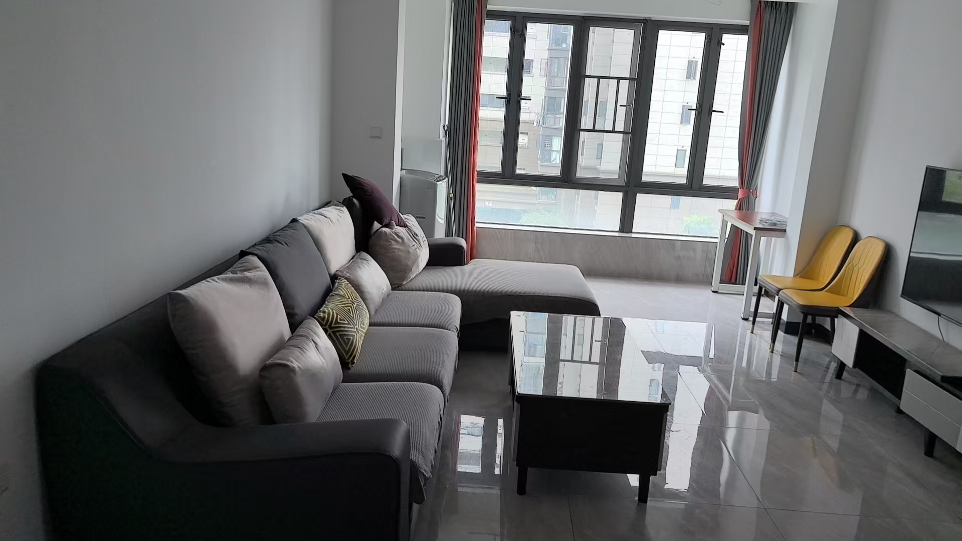 南山十里天池 3室2厅2卫 2600.0元/月 南山十里天池 3室2厅2卫 2600.0元/月户型图