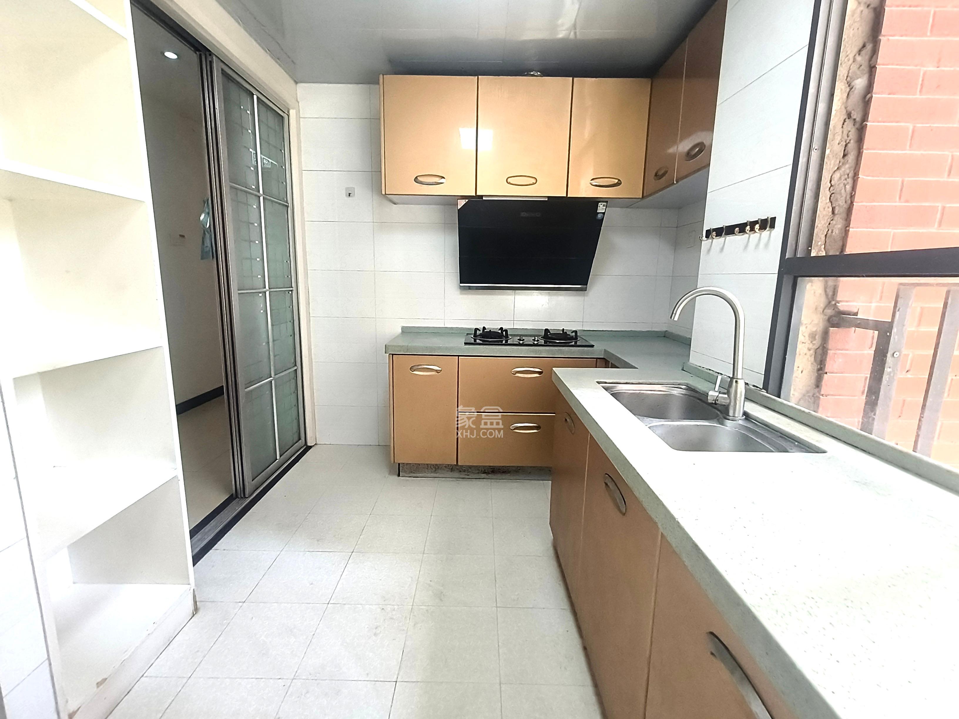 华润凤凰城二期 3室2厅1卫 1650.0元/月 华润凤凰城二期 3室2厅1卫 1650.0元/月室内图