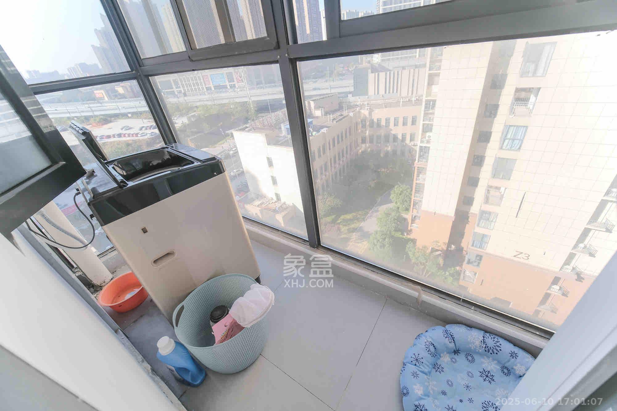 和悦城(蟠龙景苑) 3室2厅1卫 1600.0元/月 和悦城(蟠龙景苑) 3室2厅1卫 1600.0元/月室内图