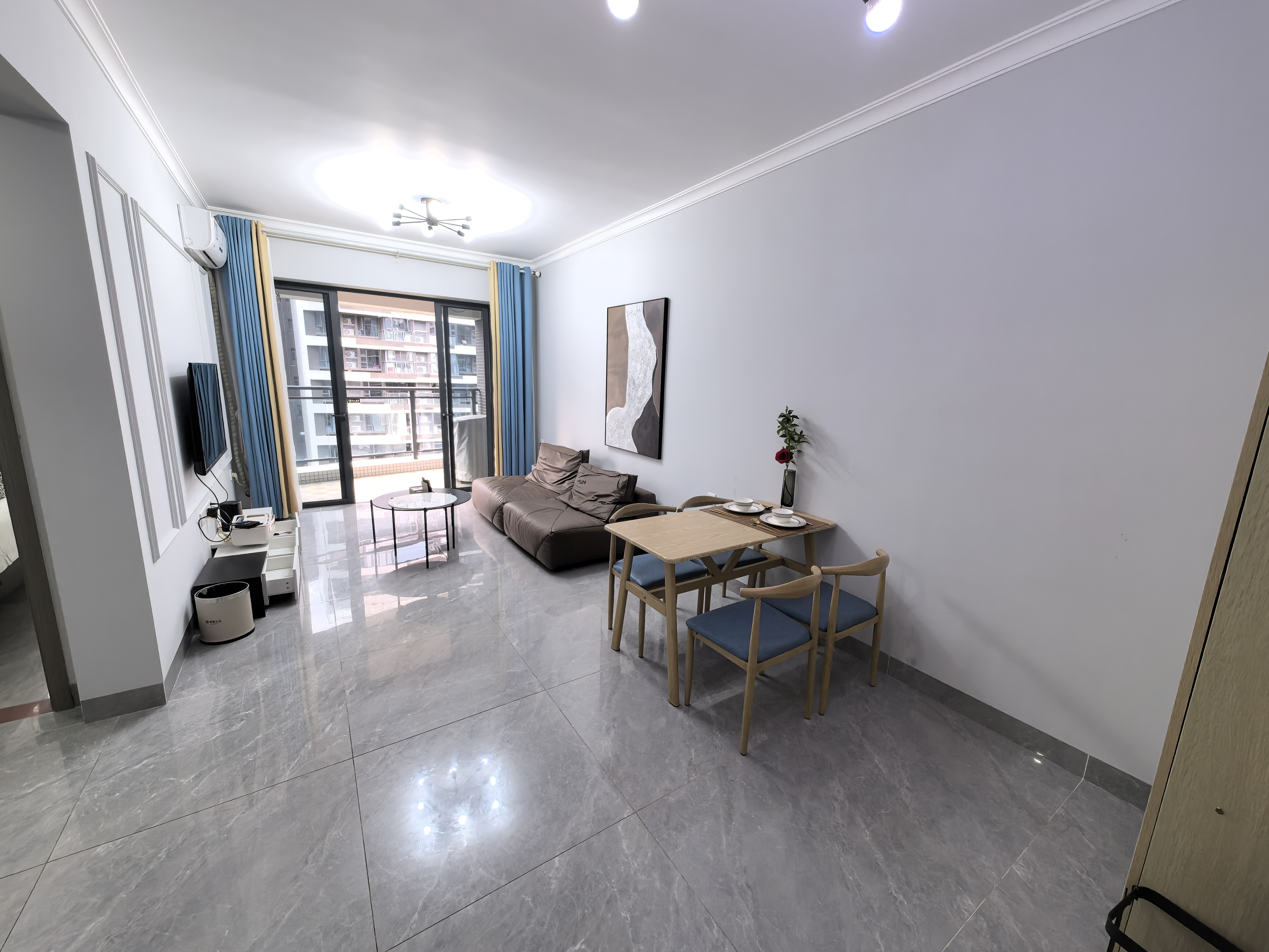 碧桂园滨海国际二期(君临湾) 1室2厅1卫 99.0万 碧桂园滨海国际二期(君临湾) 1室2厅1卫 99.0万室内图