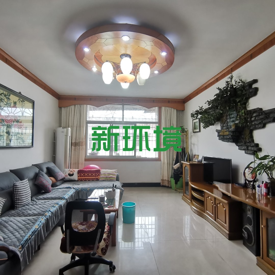 五金建材市场一期  3室2厅2卫   60.00万