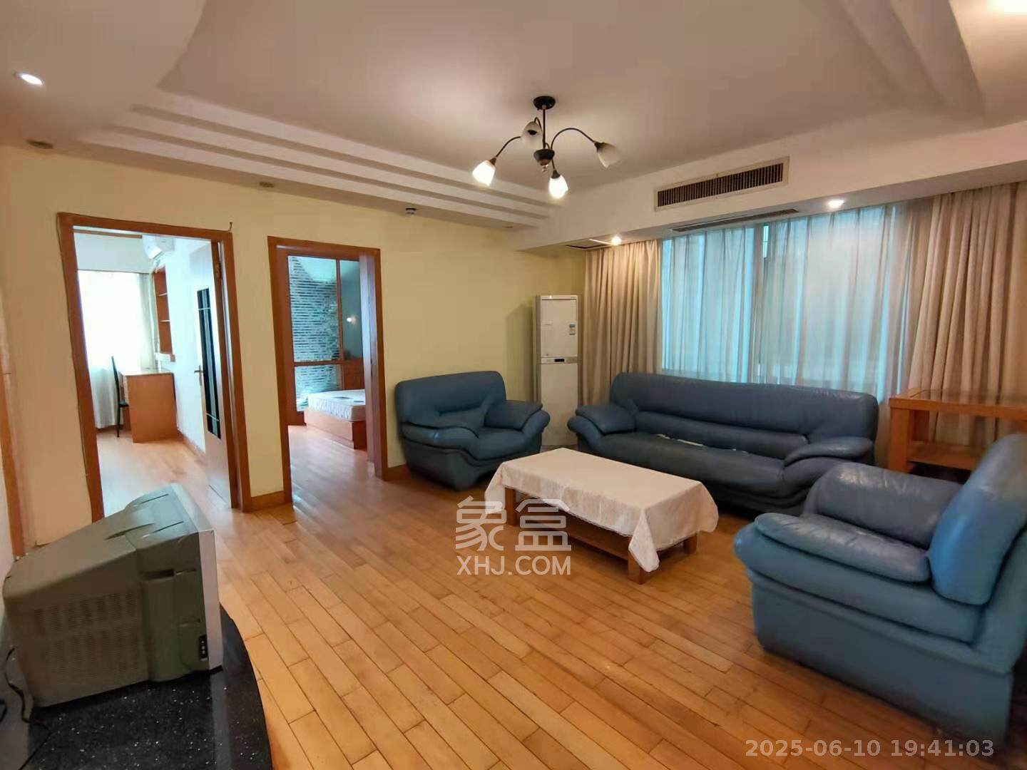 建工集团单位房 3室2厅1卫 2300.0元/月 建工集团单位房 3室2厅1卫 2300.0元/月室内图