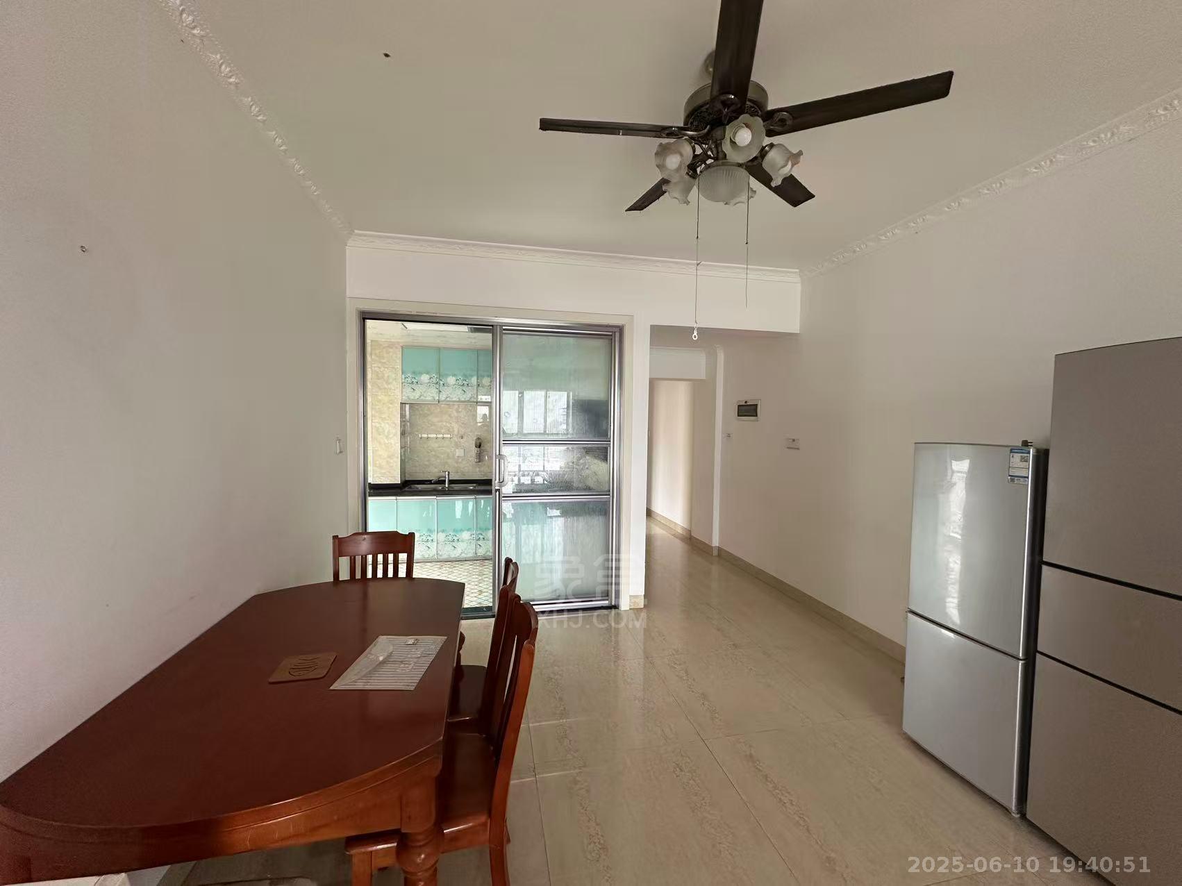 武广国际学苑 3室2厅1卫 2000.0元/月 武广国际学苑 3室2厅1卫 2000.0元/月室内图