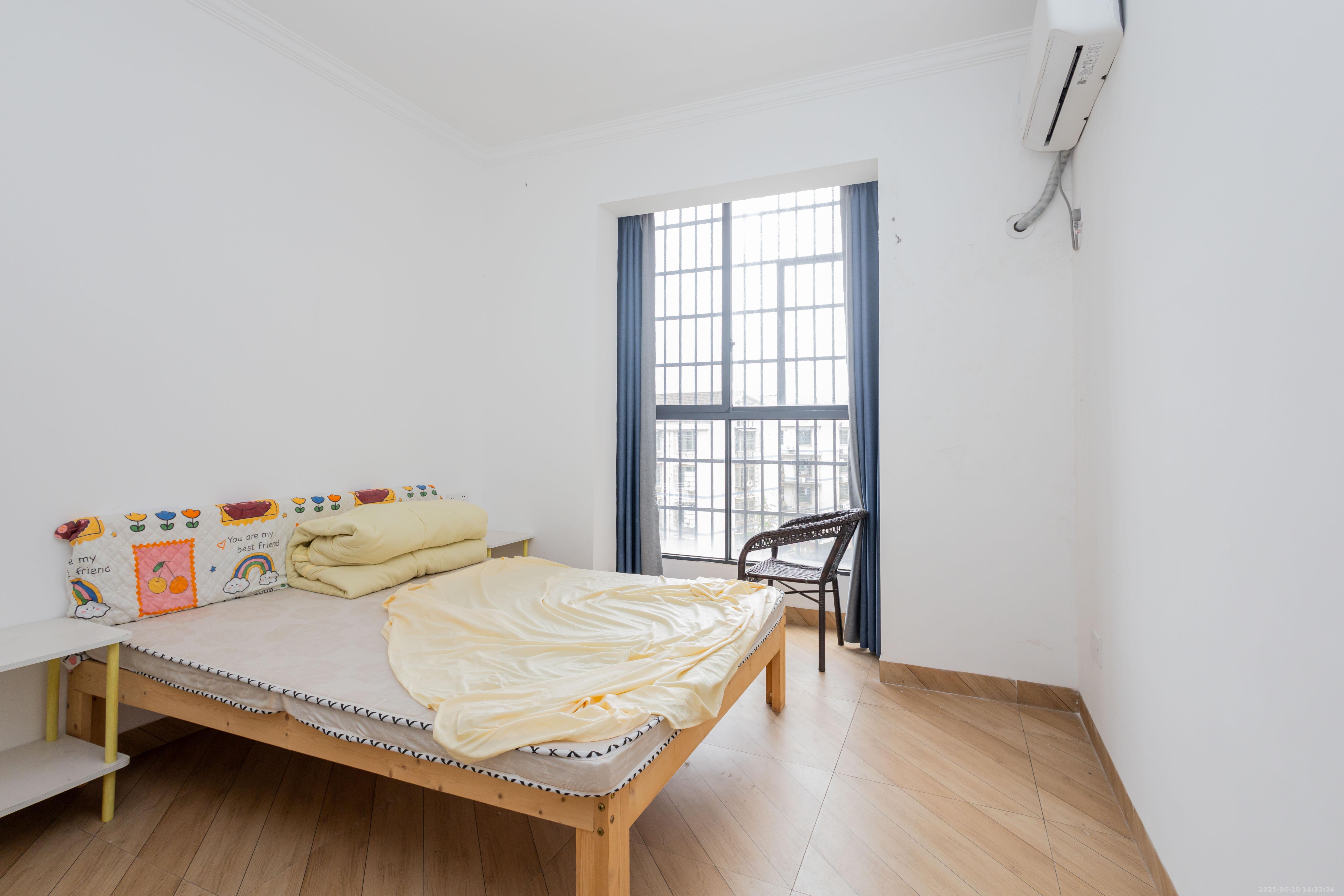 三景华御  3室2厅1卫    59.8万 三景华御  3室2厅1卫    59.8万卧室