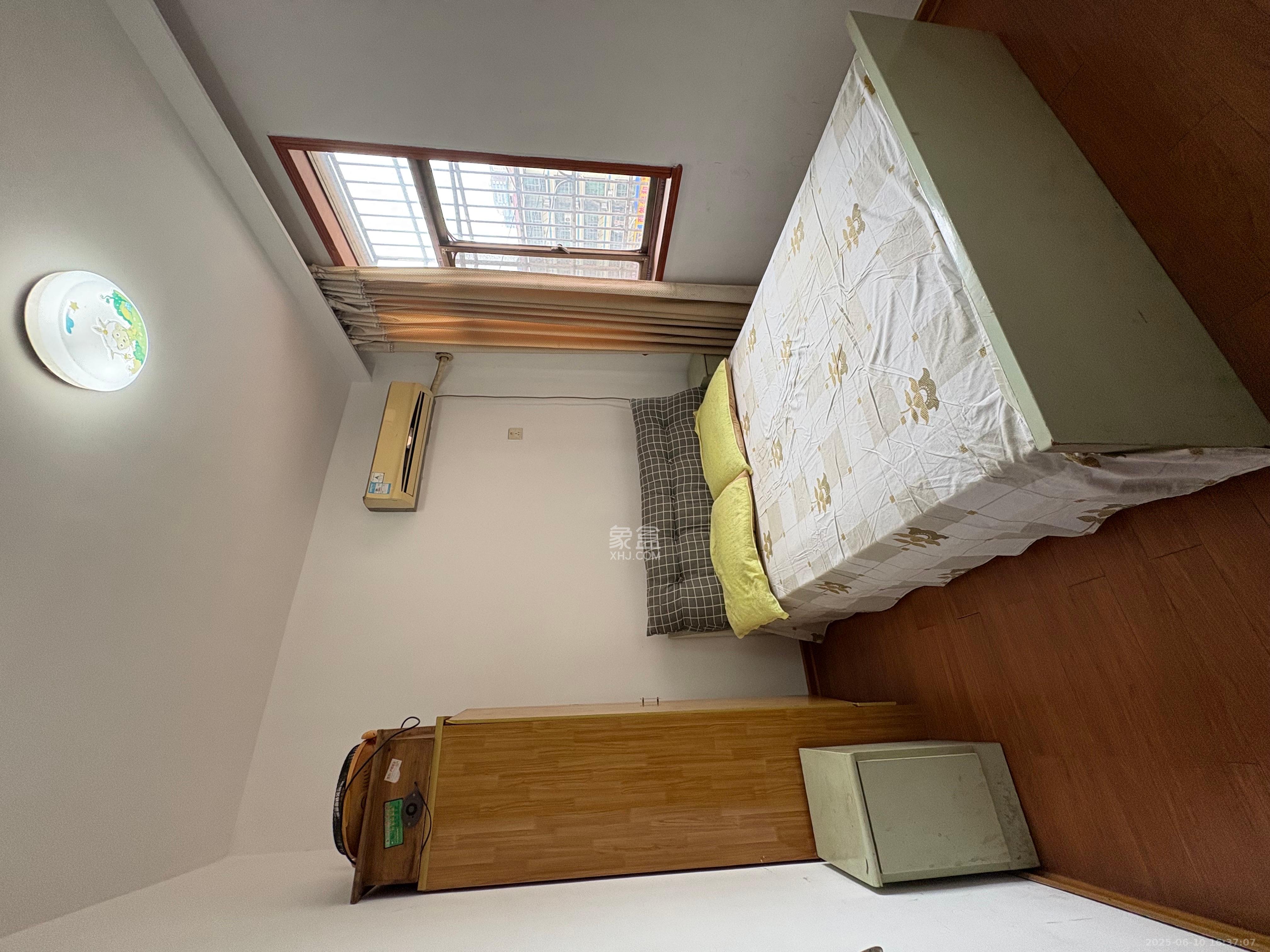 荷叶小区 2室2厅1卫 1400.00元/月 荷叶小区 2室2厅1卫 1400.00元/月室内图