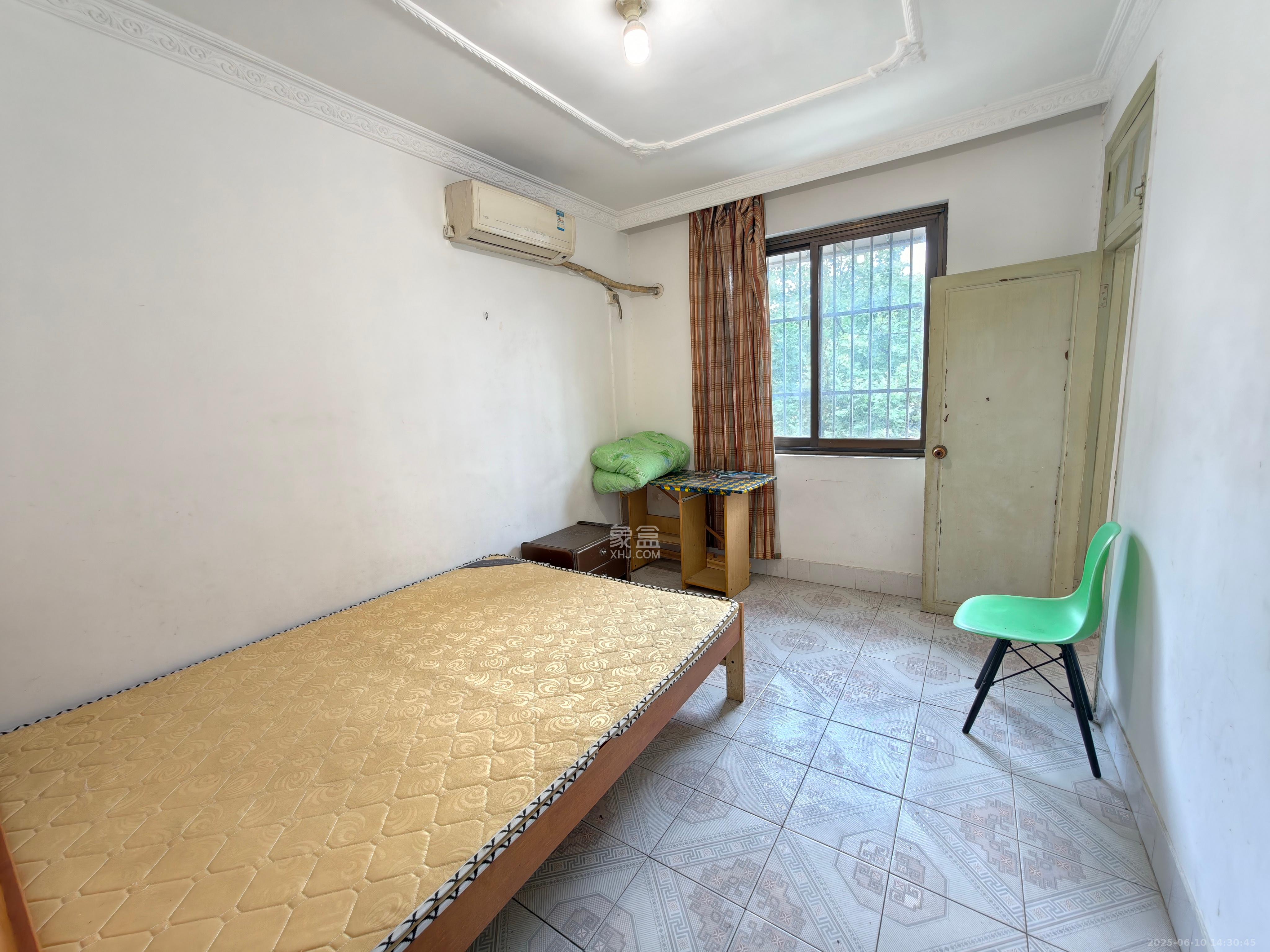 劳动广场消防队宿舍 2室1厅1卫 1800.0元/月 劳动广场消防队宿舍 2室1厅1卫 1800.0元/月室内图