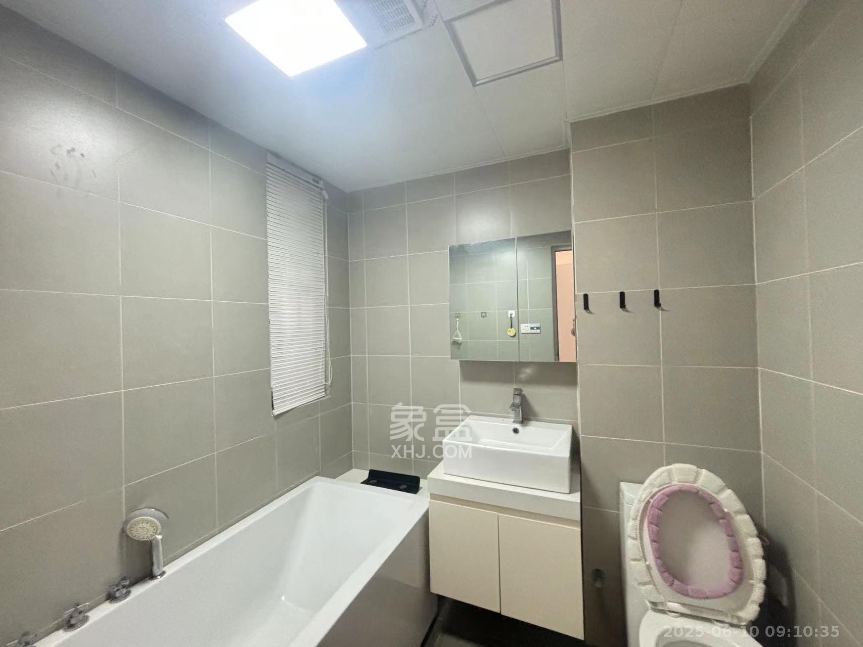 卓越蔚蓝城邦 3室2厅2卫 3000.0元/月 卓越蔚蓝城邦 3室2厅2卫 3000.0元/月室内图