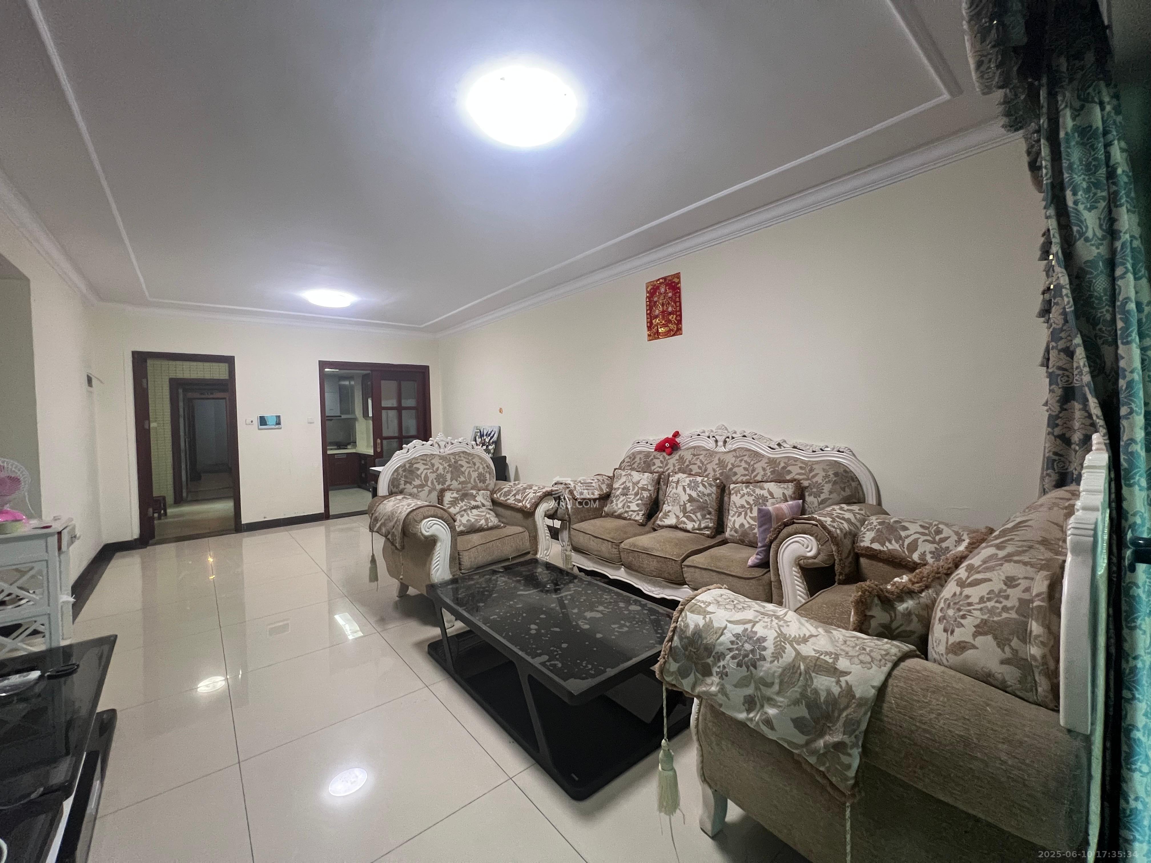 恒大雅苑 3室2厅2卫 2750.0元/月 恒大雅苑 3室2厅2卫 2750.0元/月室内图