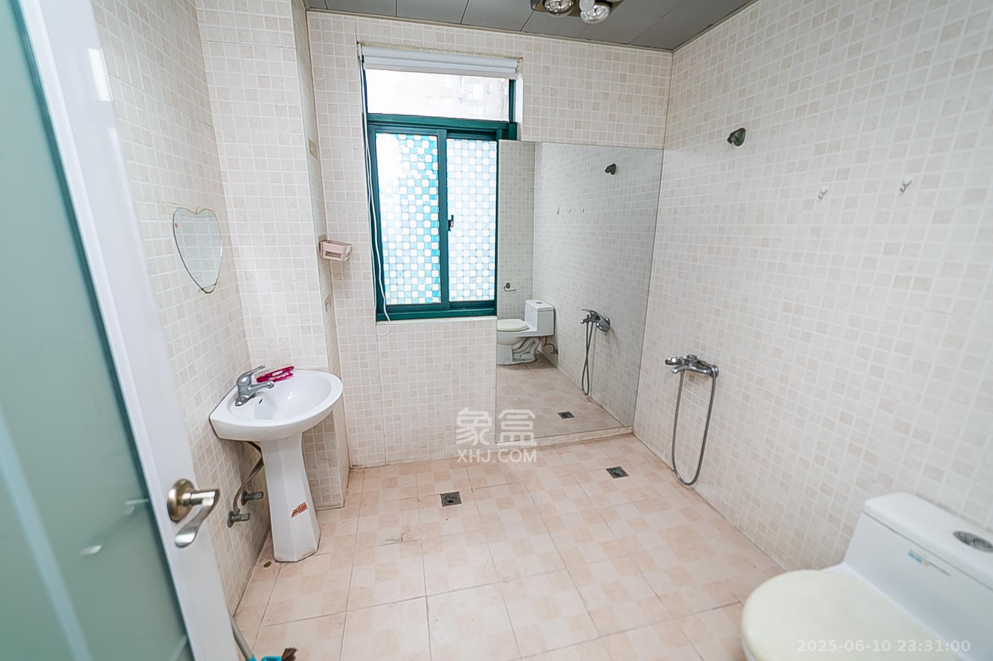 中江国际花城 3室2厅2卫 108.0万 中江国际花城 3室2厅2卫 108.0万卫生间