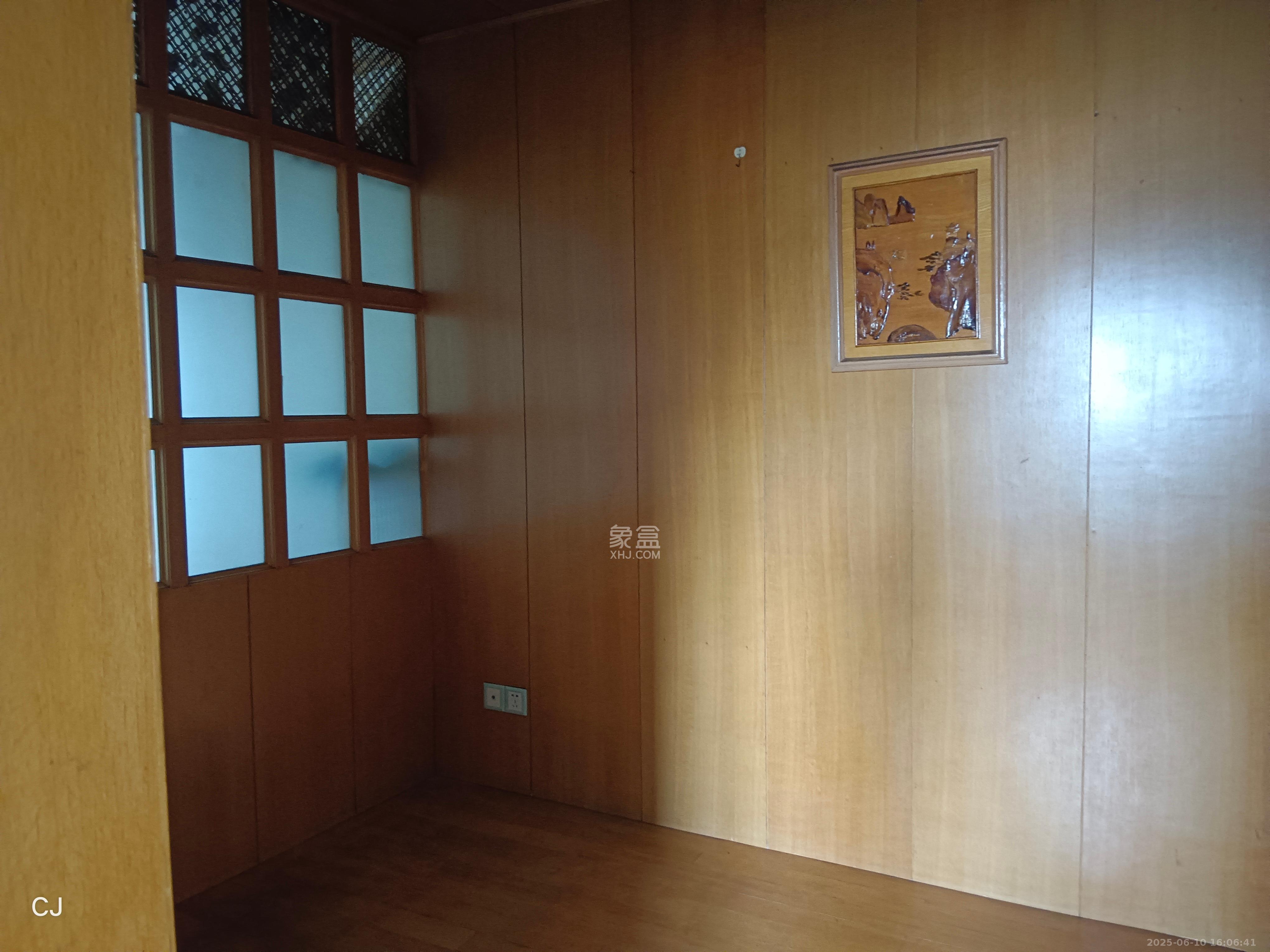 青山祠社区  2室1厅1卫   1500.00元/月室内图