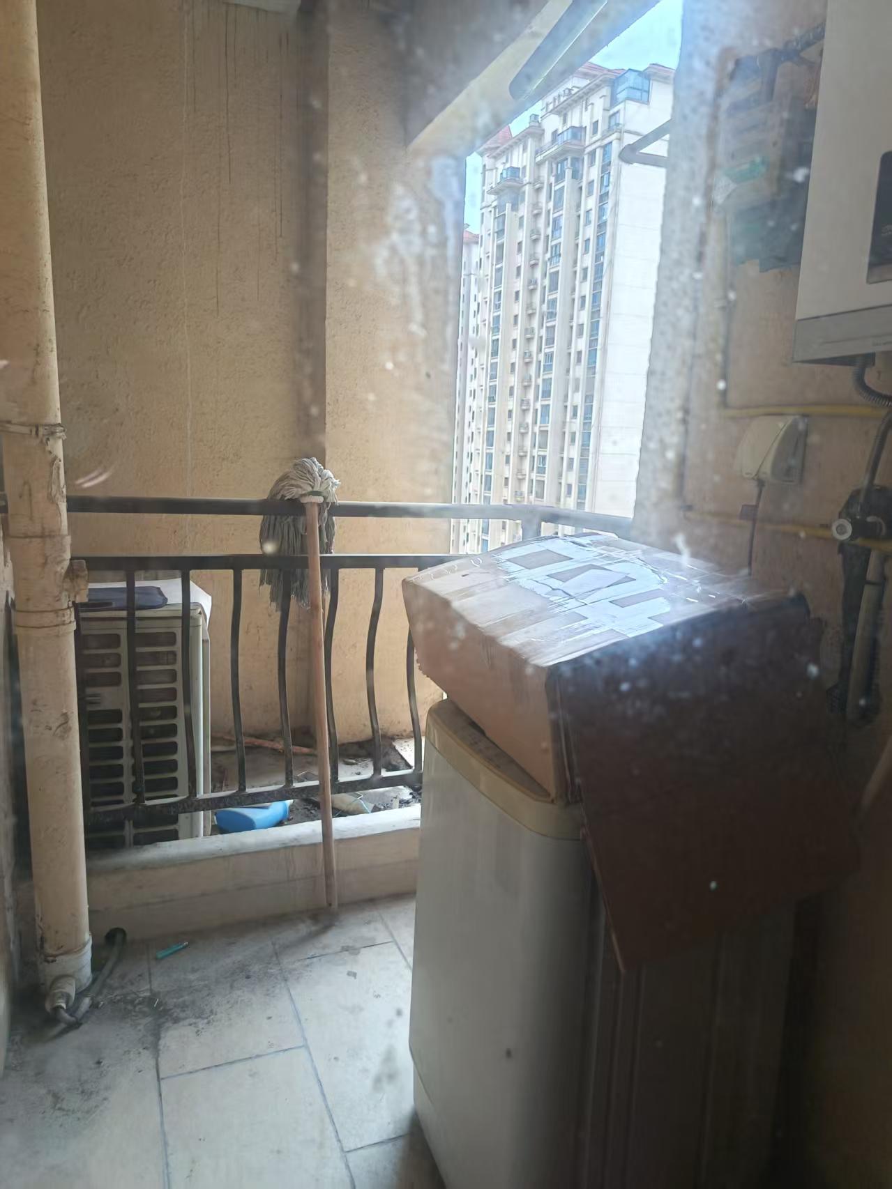 碧桂园 4室2厅2卫 1900.0元/月 碧桂园 4室2厅2卫 1900.0元/月室内图