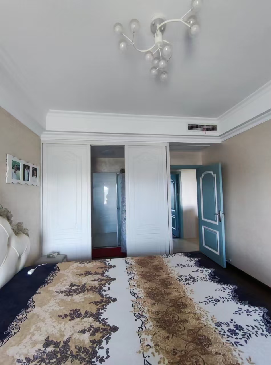 碧桂园 3室2厅2卫 2500.0元/月 碧桂园 3室2厅2卫 2500.0元/月室内图