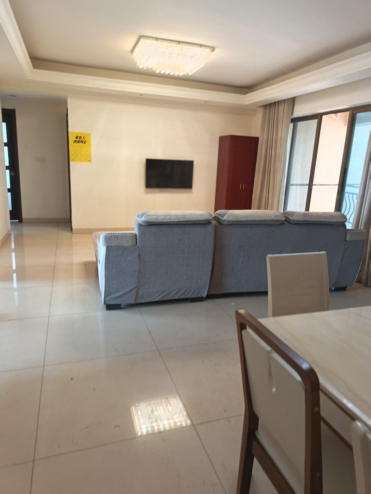 碧桂园 4室2厅2卫 1900.0元/月 碧桂园 4室2厅2卫 1900.0元/月室内图