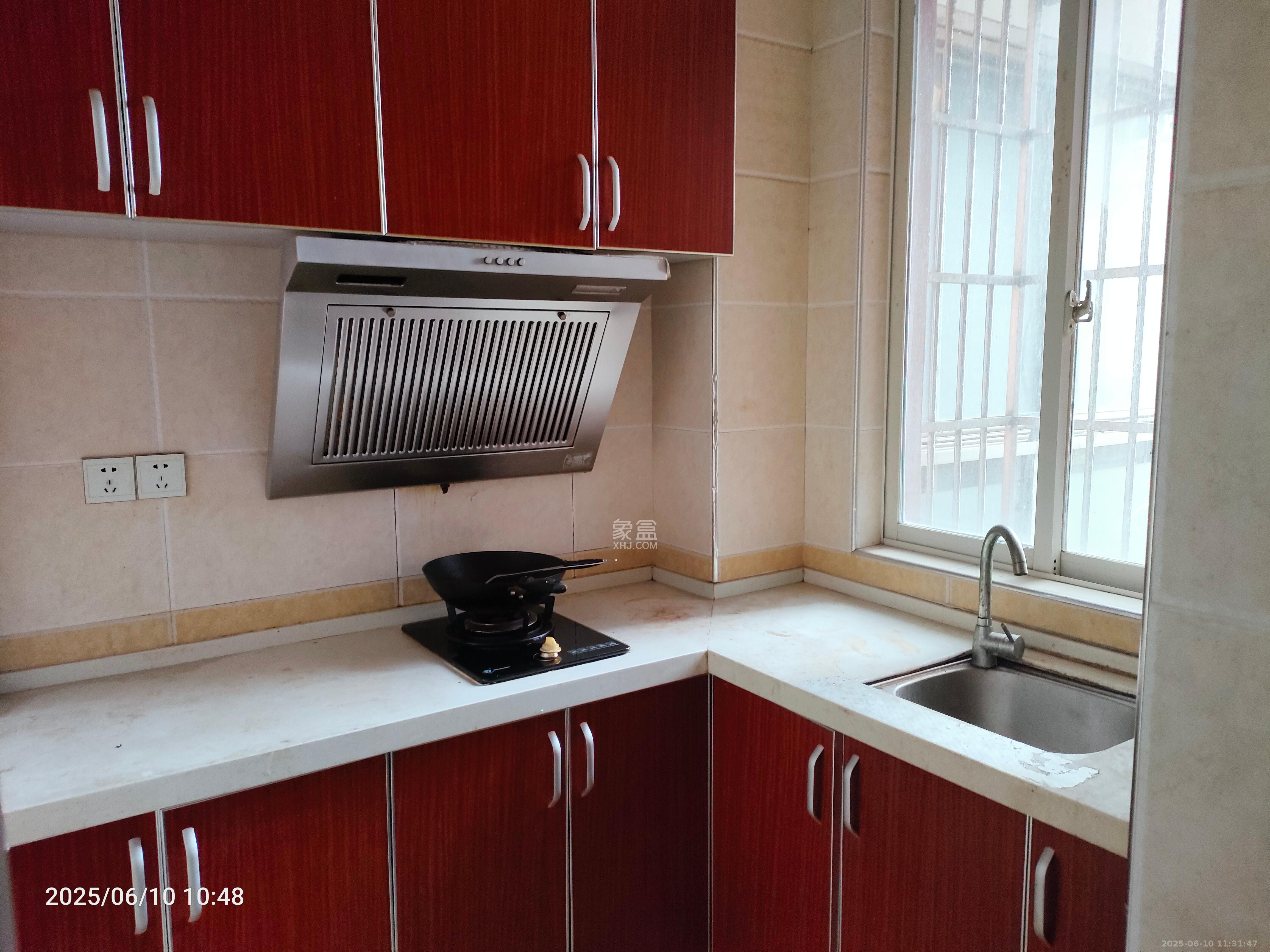 银轩铭誉(四海怡家)  1室1厅1卫    1800.0元/月 银轩铭誉(四海怡家)  1室1厅1卫    1800.0元/月室内图1