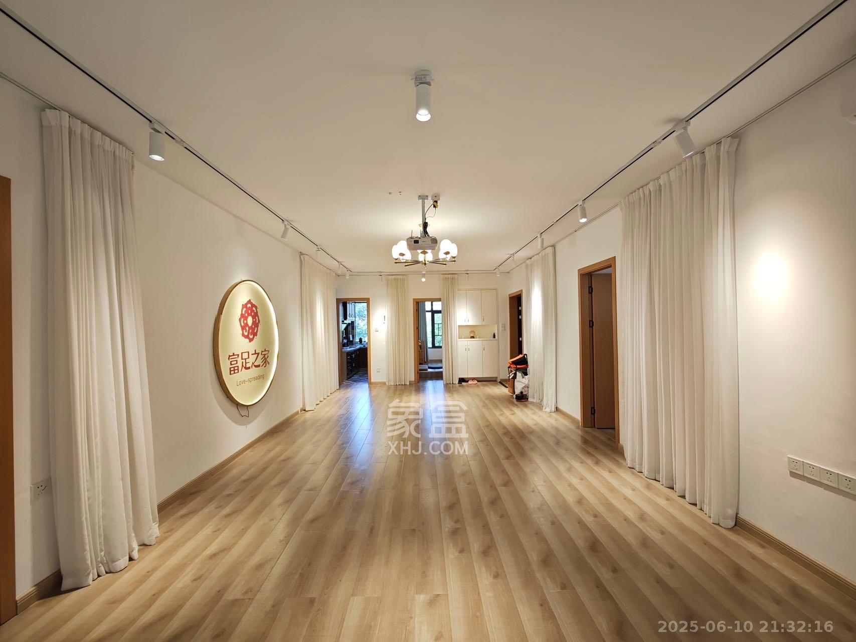 中惠锦堂 4室2厅2卫 3500.0元/月 中惠锦堂 4室2厅2卫 3500.0元/月室内图