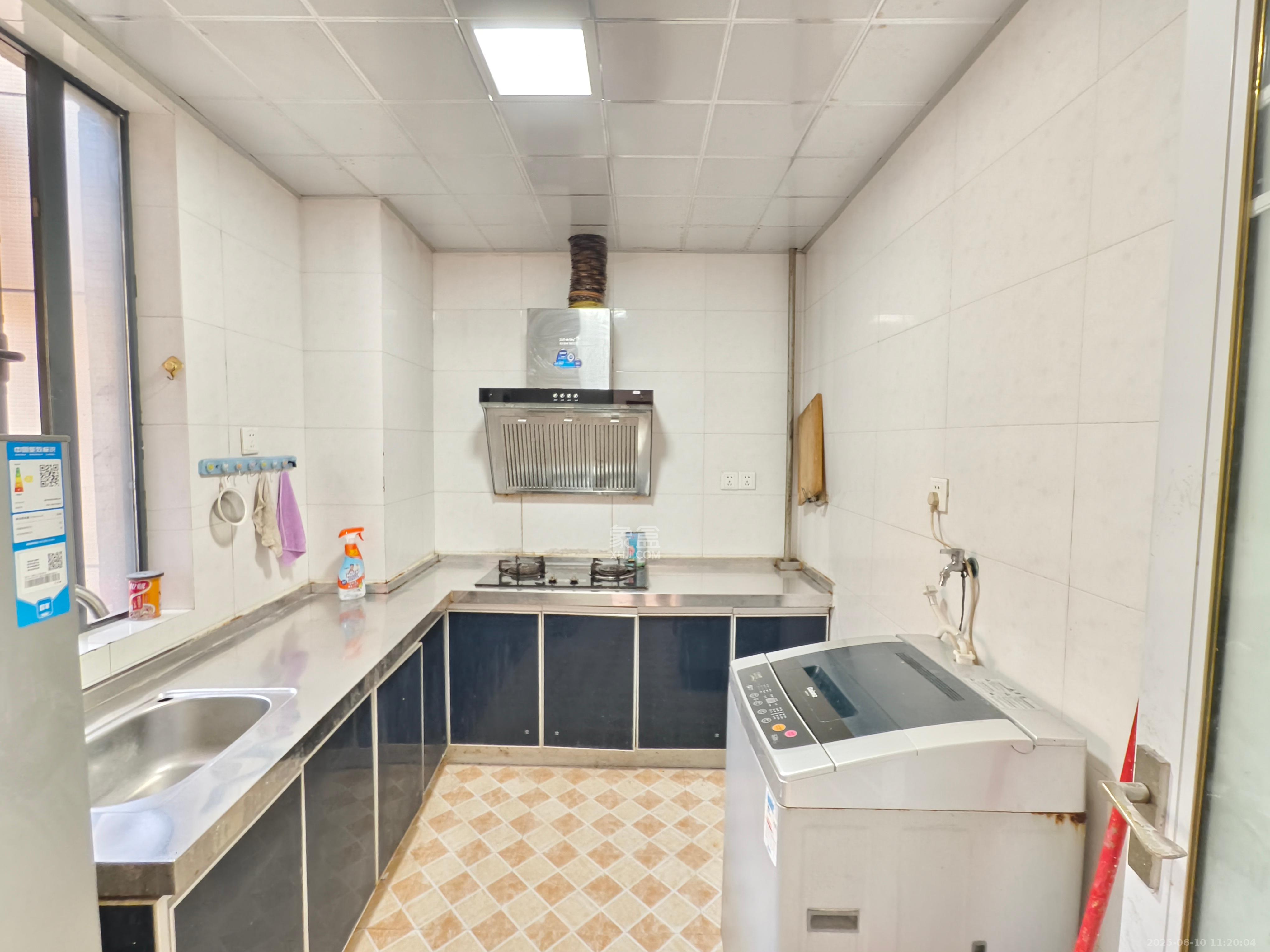 长房时代城  2室2厅1卫    2500.0元/月室内图