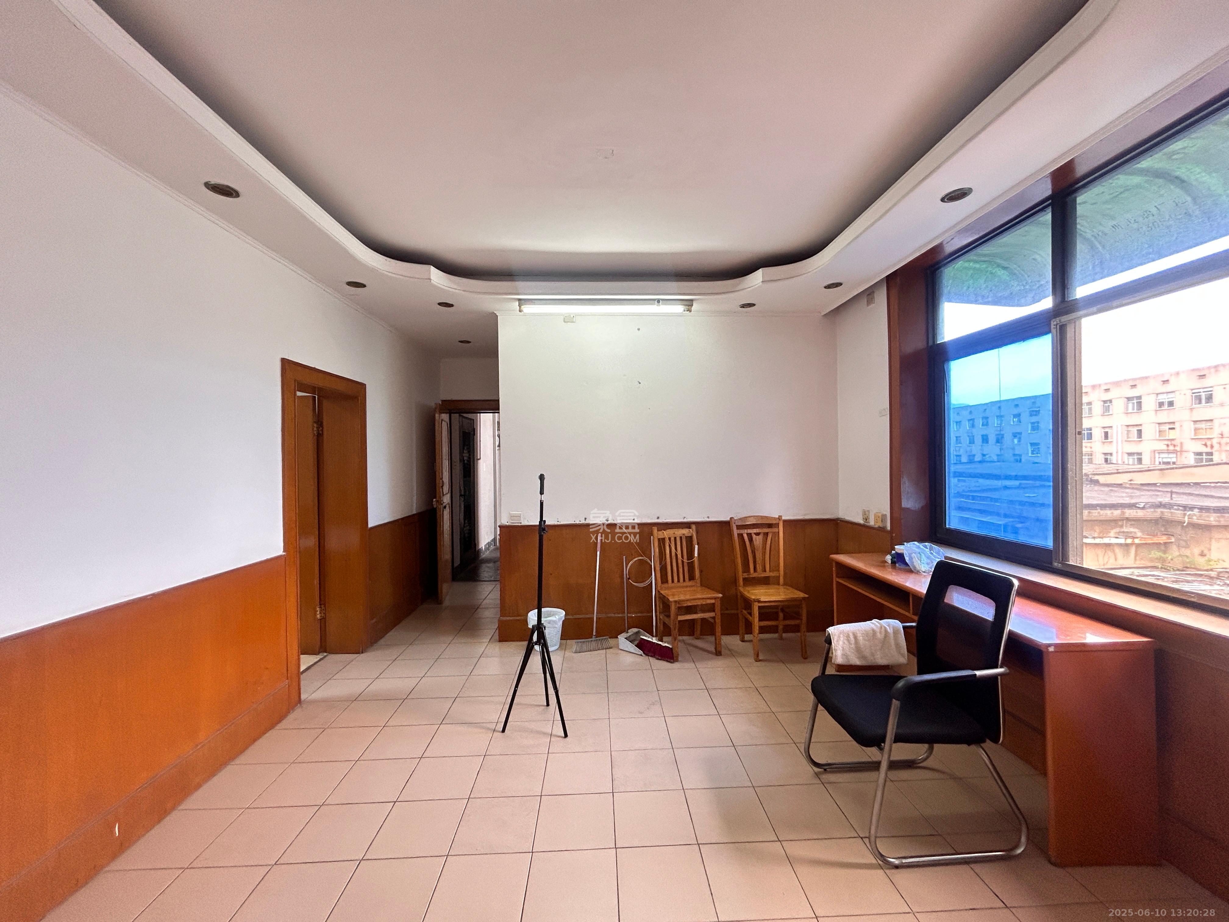 广电南院宿舍（省人民广播电视台宿舍南院）  3室2厅1卫   1800.00元/月室内图1